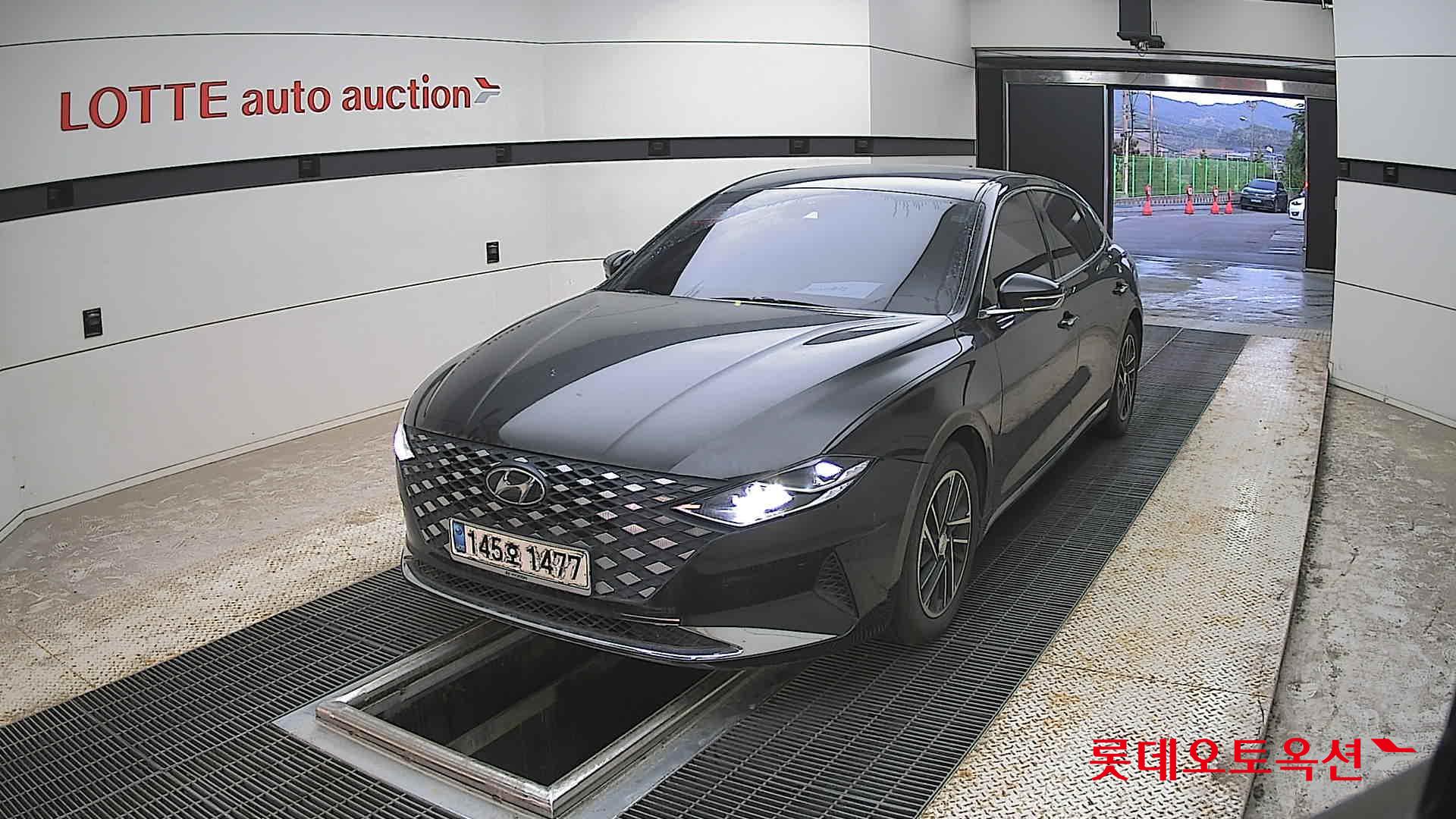 Hyundai Grandeur - 10