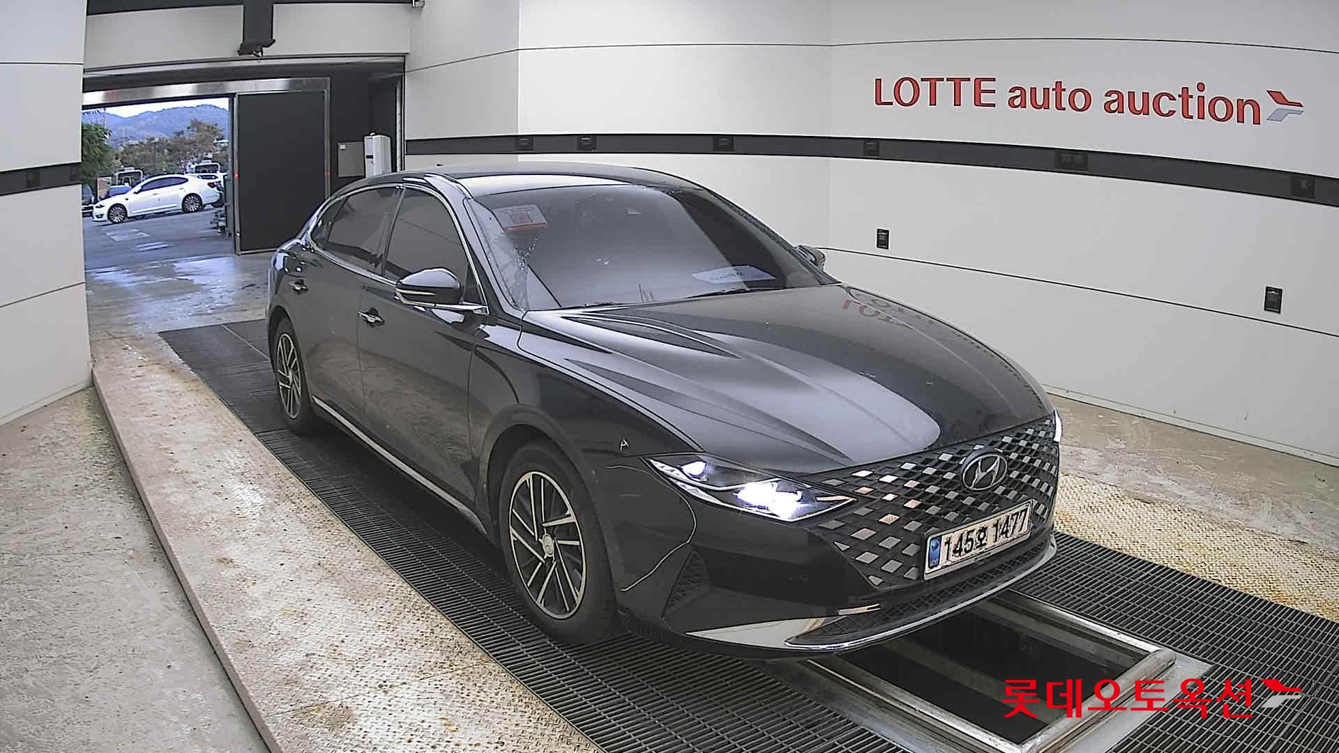 Hyundai Grandeur - 6