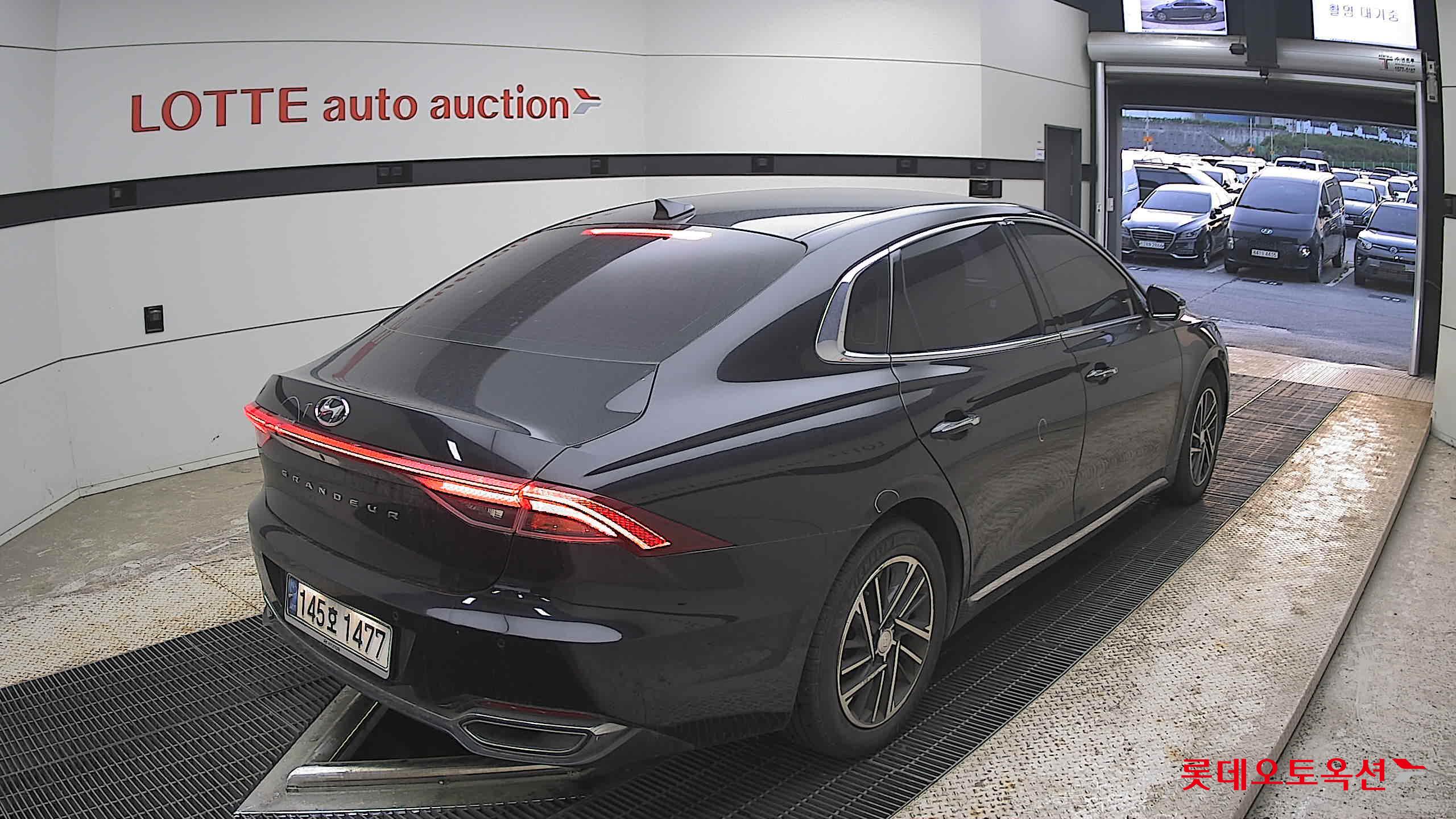 Hyundai Grandeur - 5