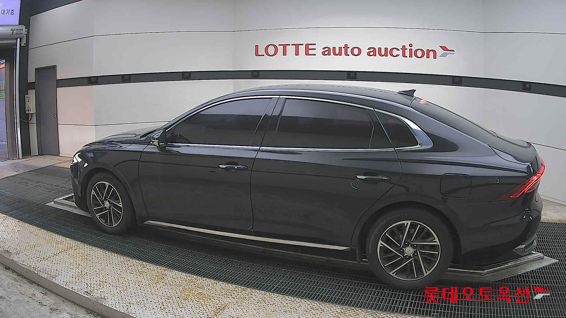 Hyundai Grandeur - 14