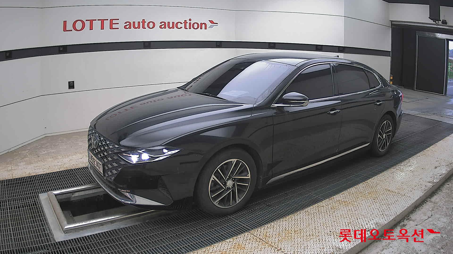 Hyundai Grandeur - 11