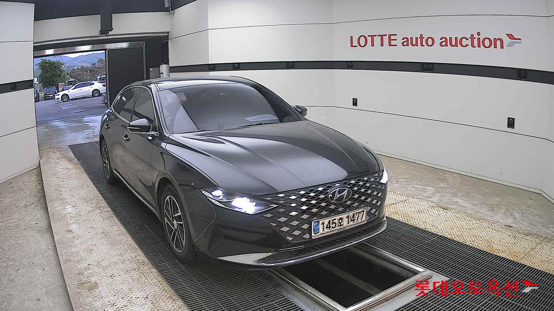 Hyundai Grandeur - 24