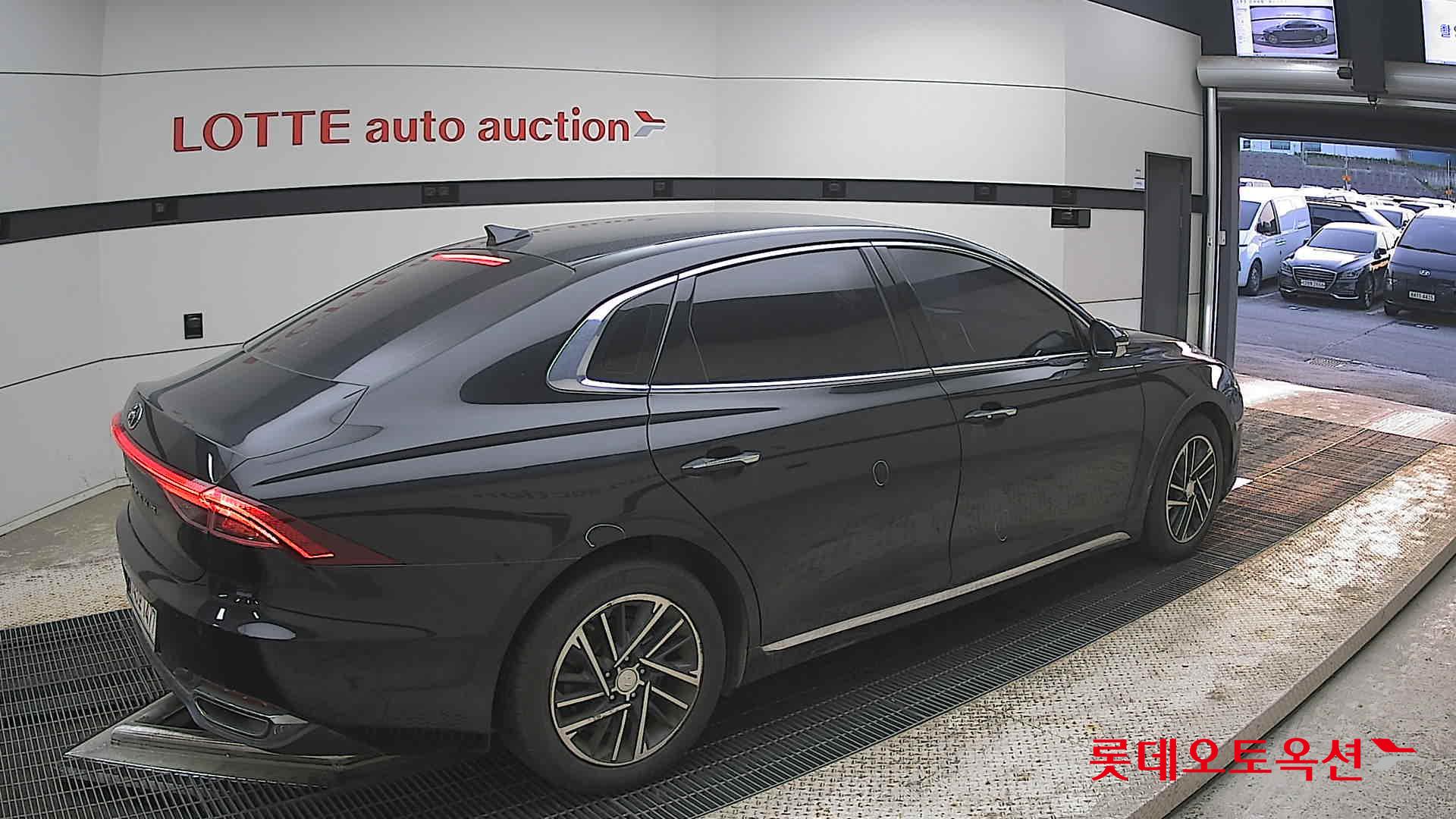 Hyundai Grandeur - 19