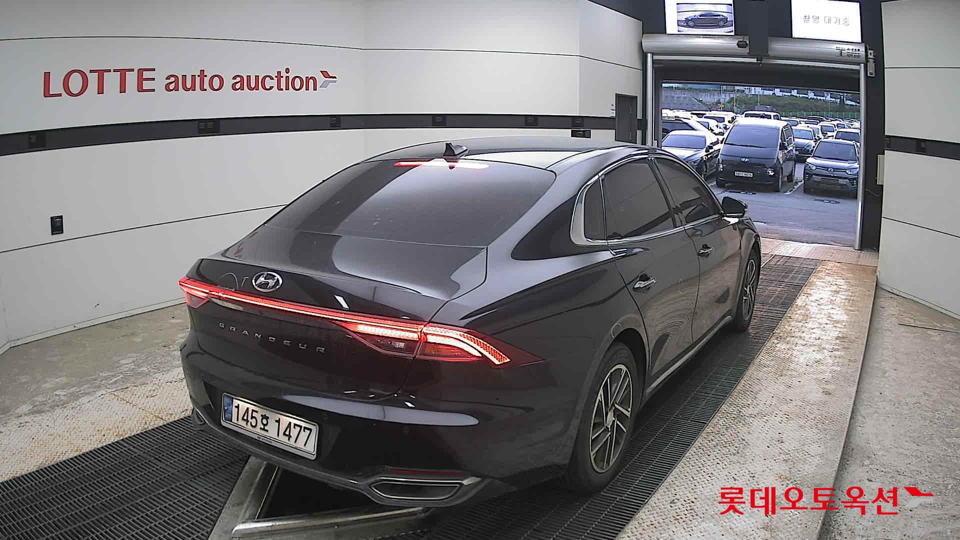 Hyundai Grandeur - 18