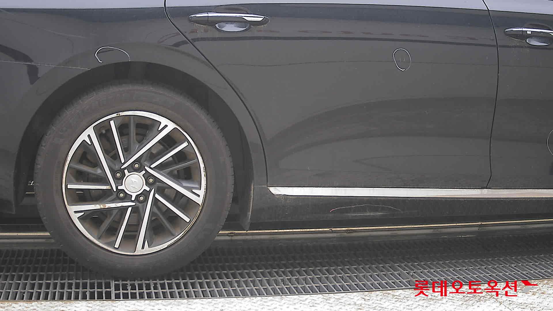 Hyundai Grandeur - 28