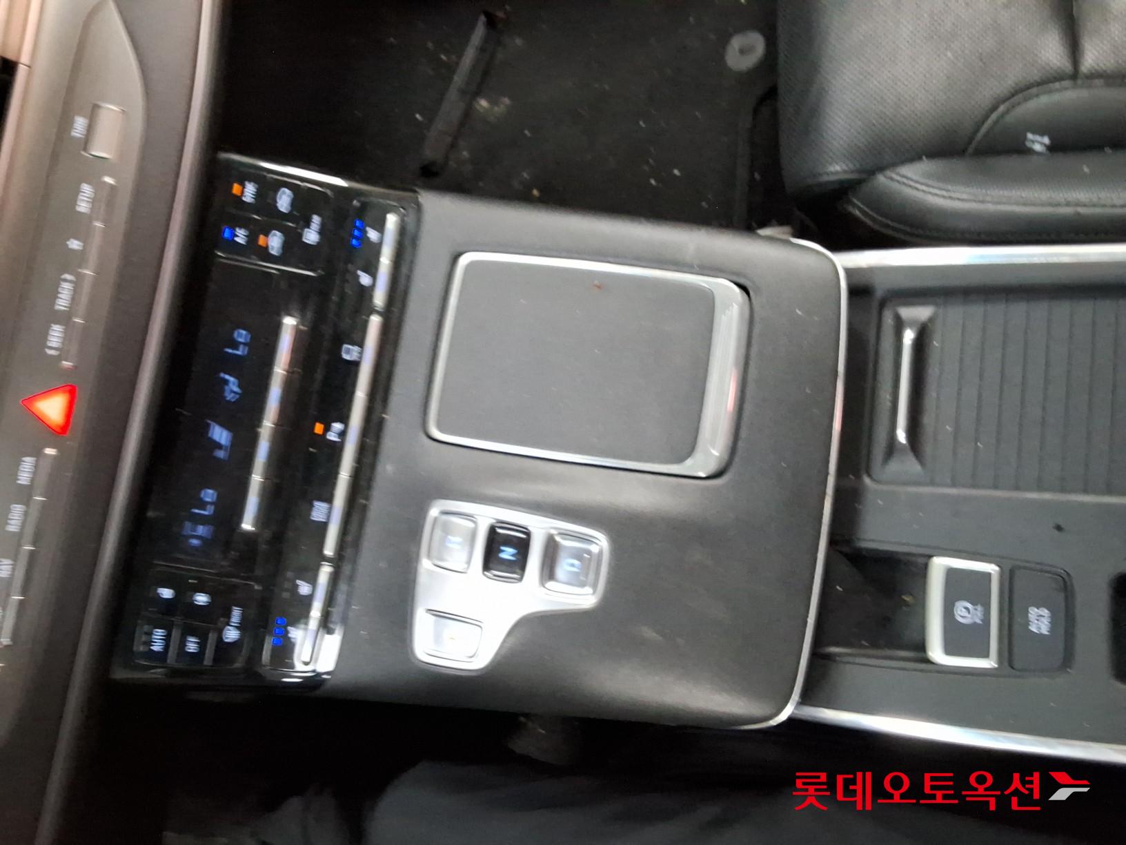 Hyundai Grandeur - 32