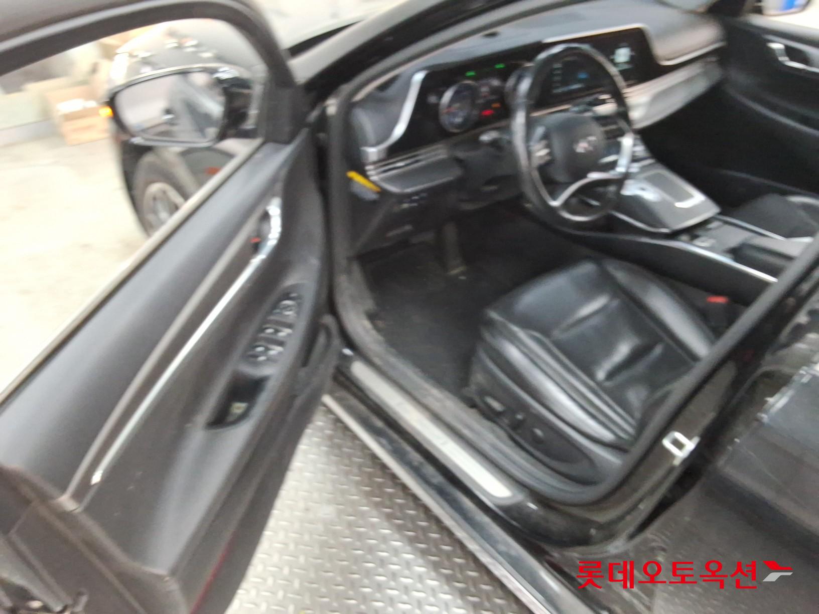 Hyundai Grandeur - 36