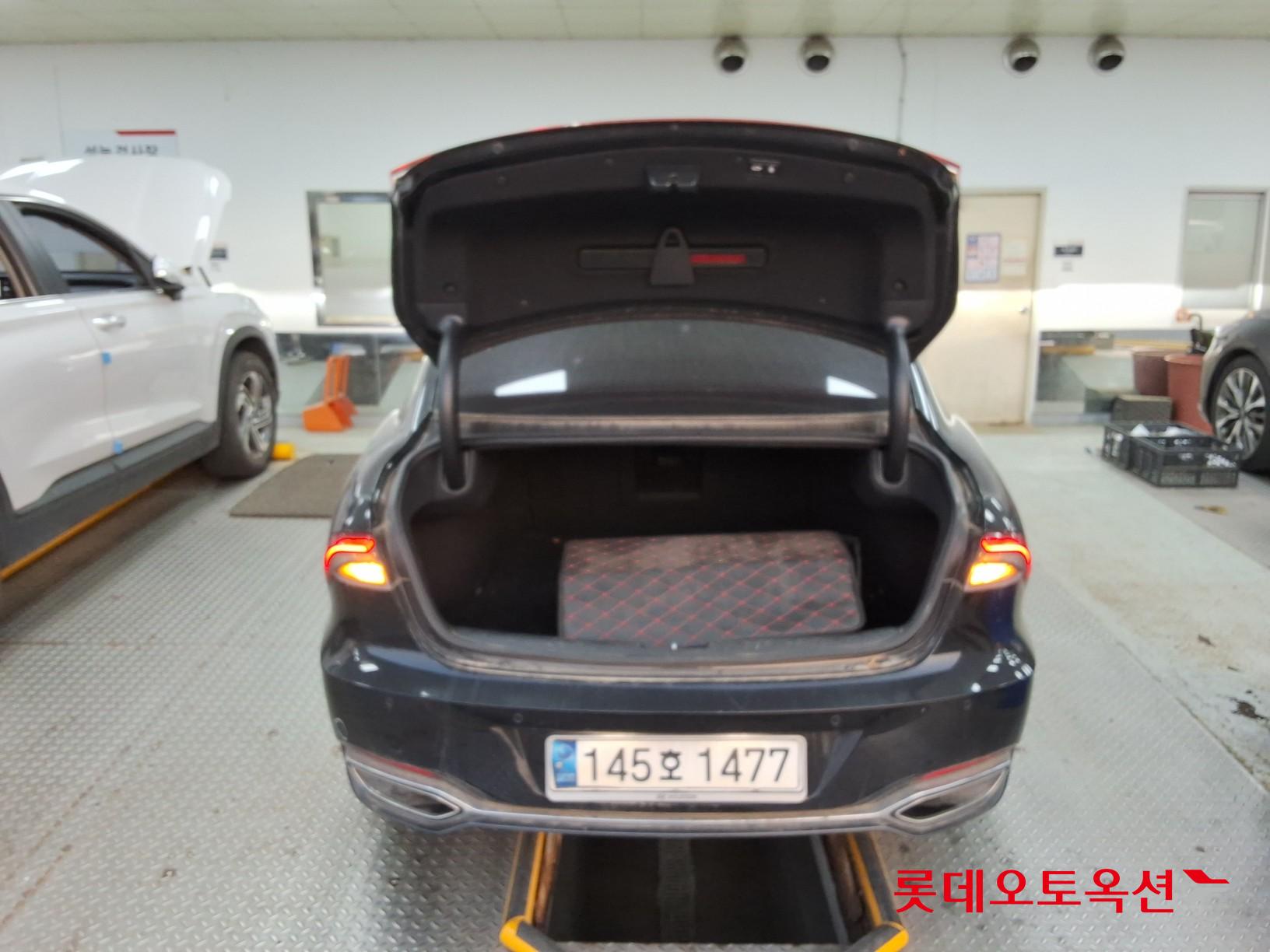 Hyundai Grandeur - 9