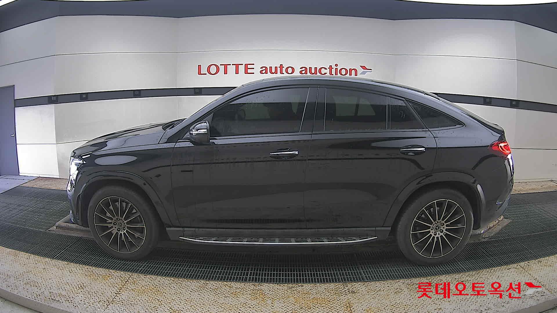 Mercedes-Benz GLE-Class - 13