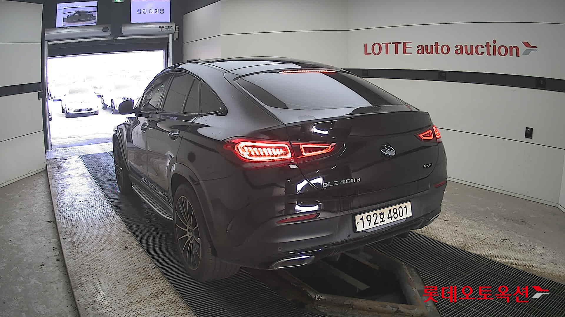 Mercedes-Benz GLE-Class - 16