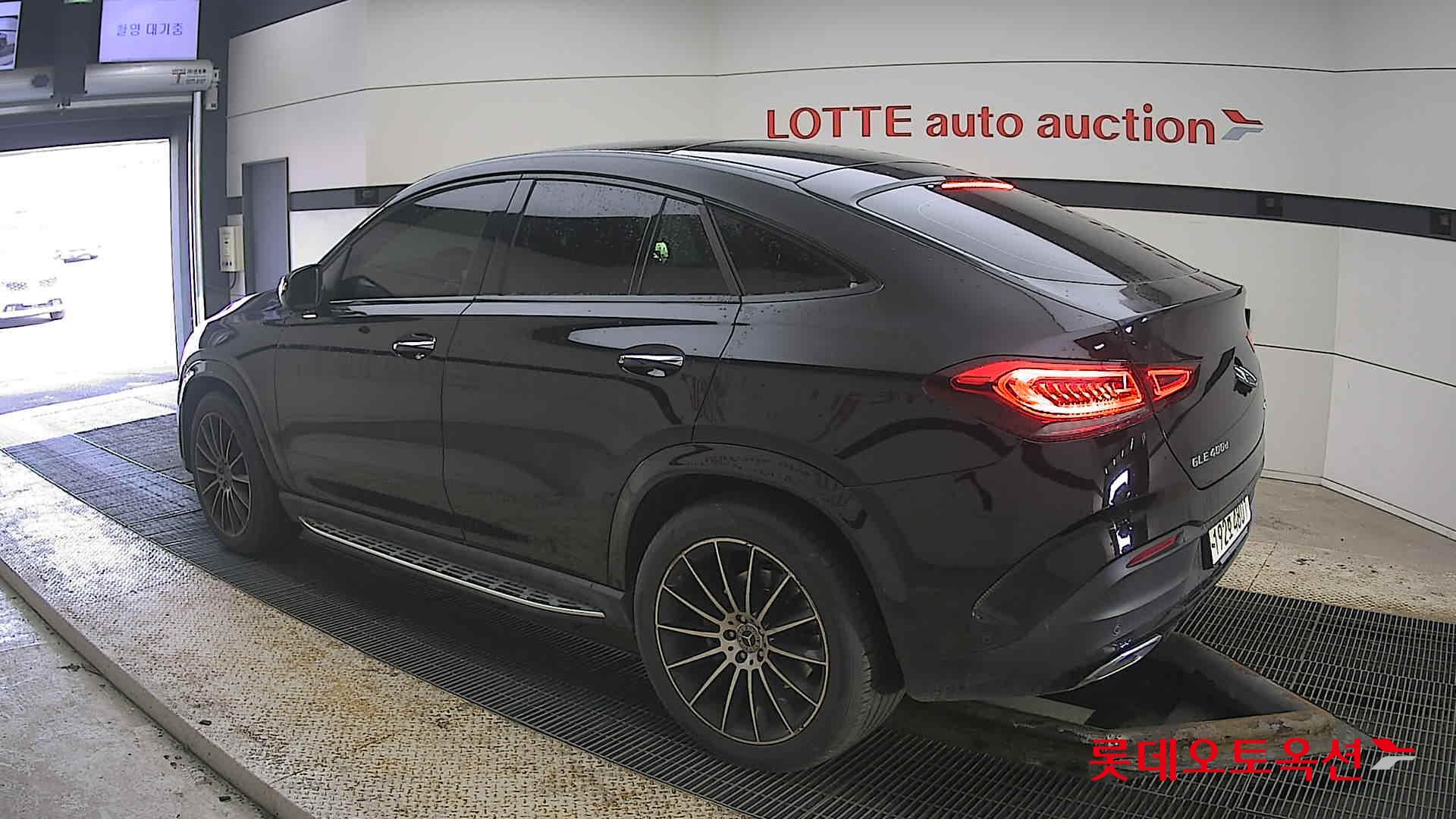 Mercedes-Benz GLE-Class - 15