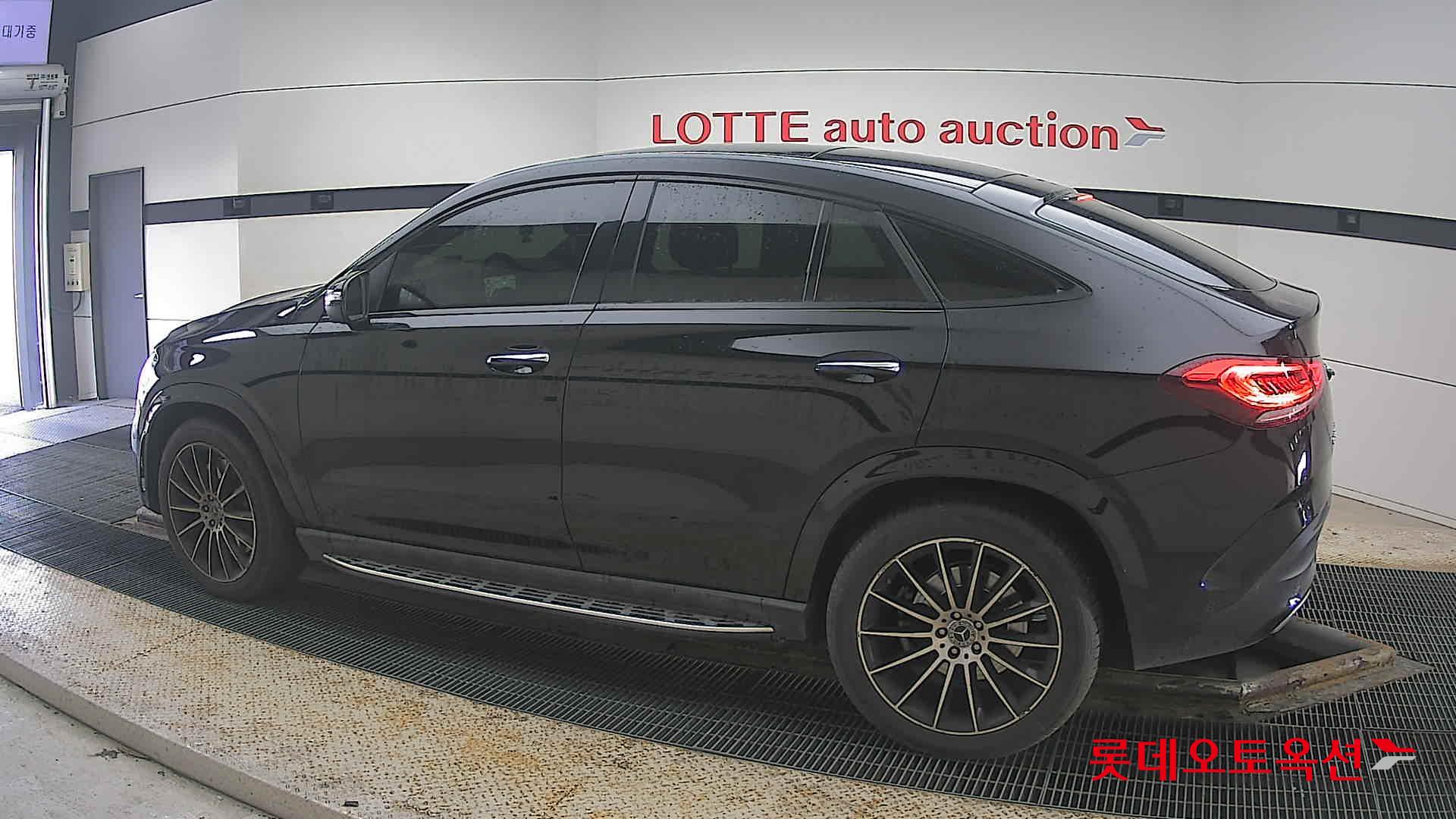 Mercedes-Benz GLE-Class - 14