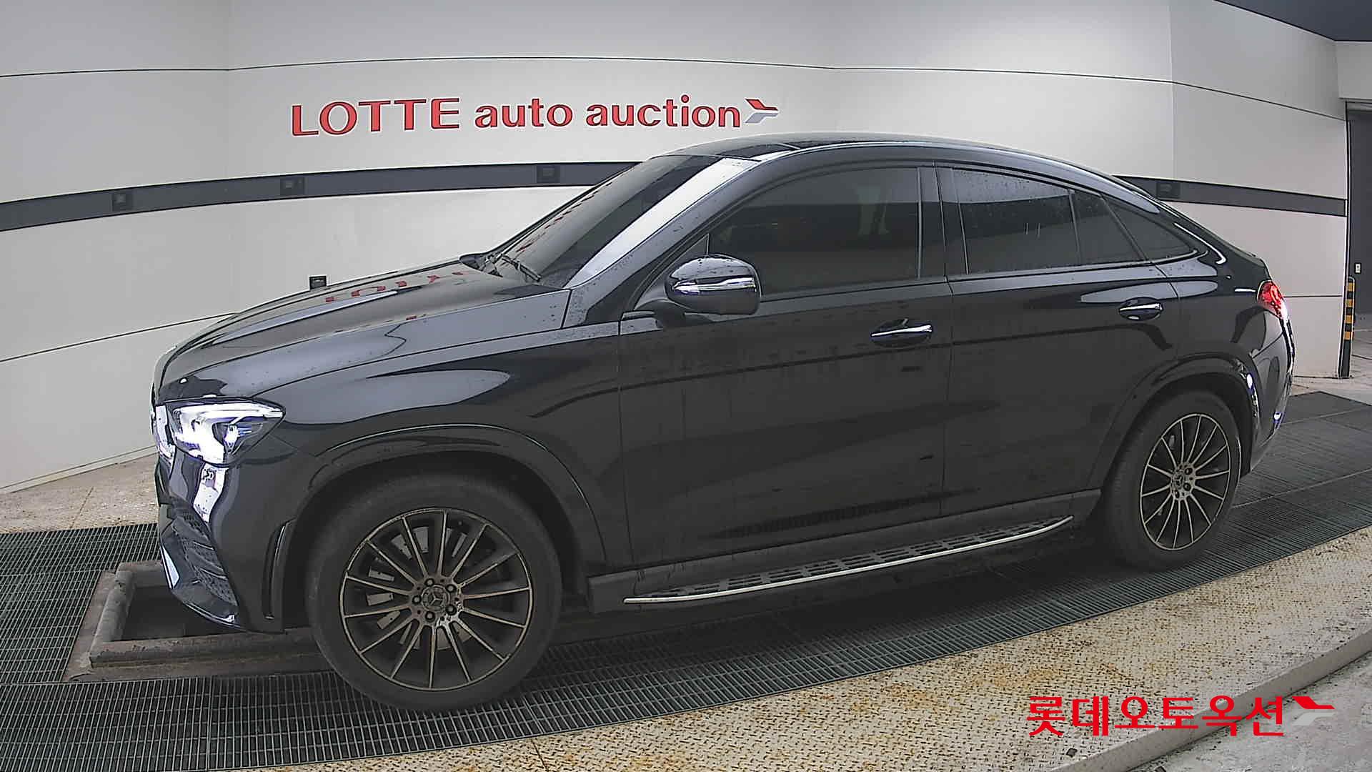 Mercedes-Benz GLE-Class - 12