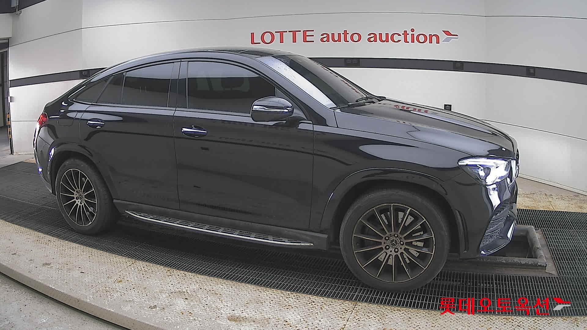 Mercedes-Benz GLE-Class - 22