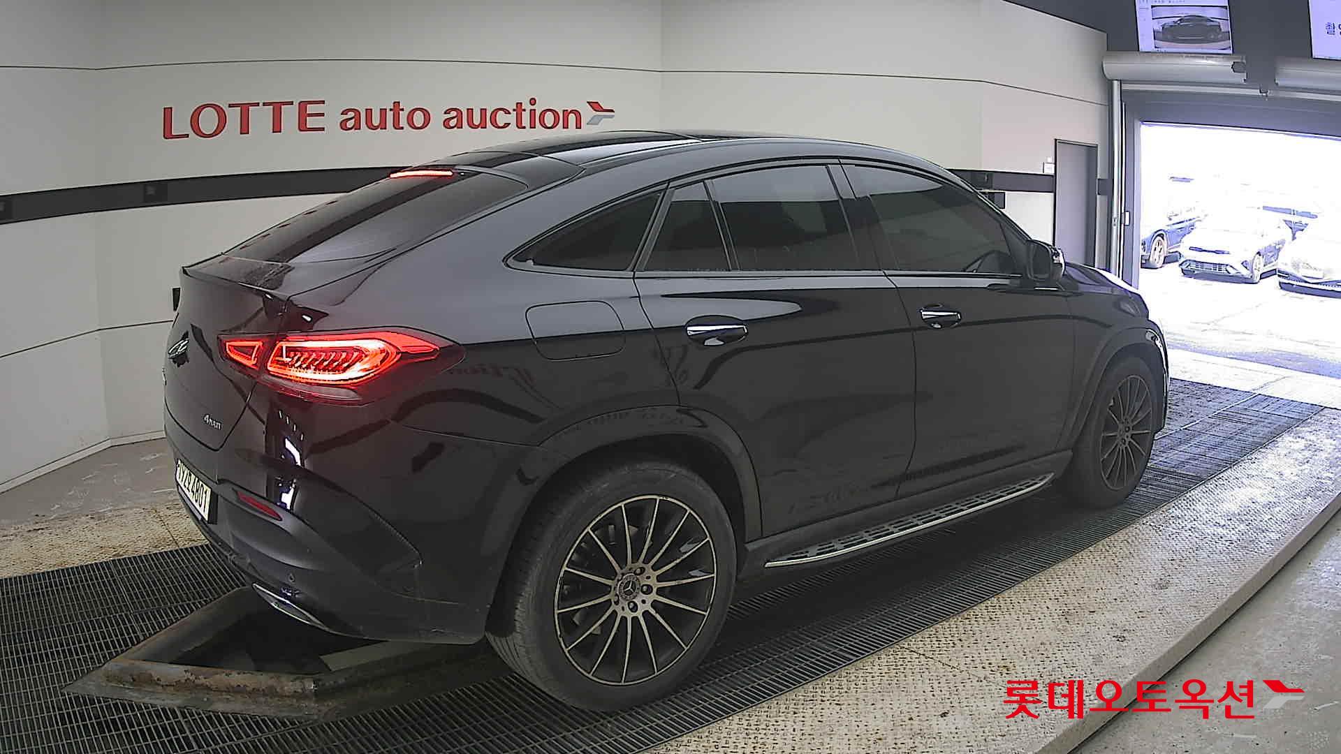 Mercedes-Benz GLE-Class - 19