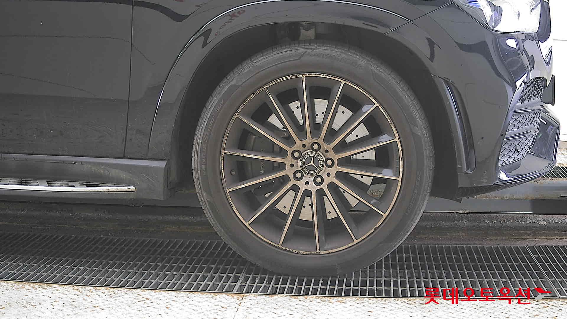 Mercedes-Benz GLE-Class - 27