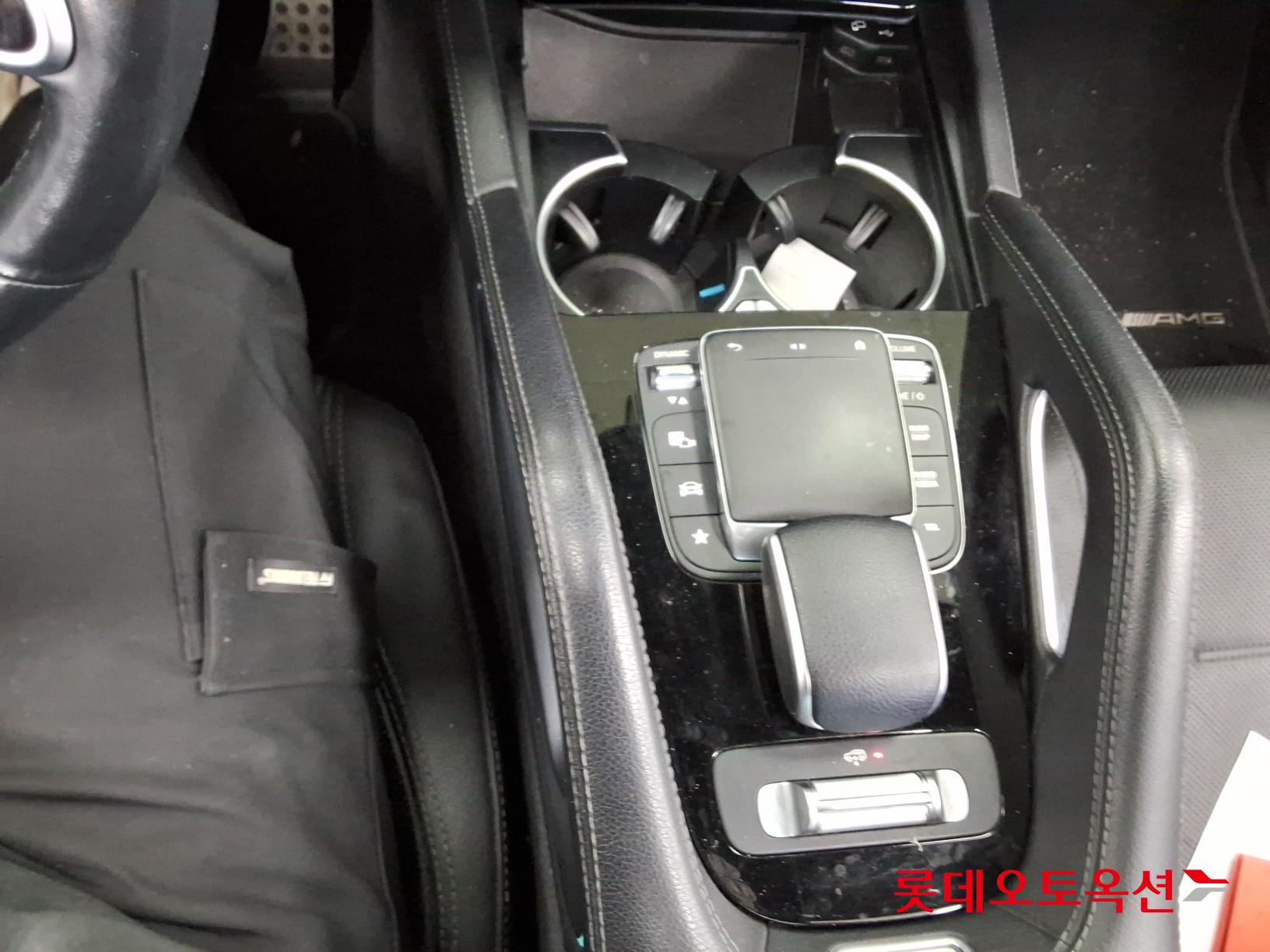 Mercedes-Benz GLE-Class - 32