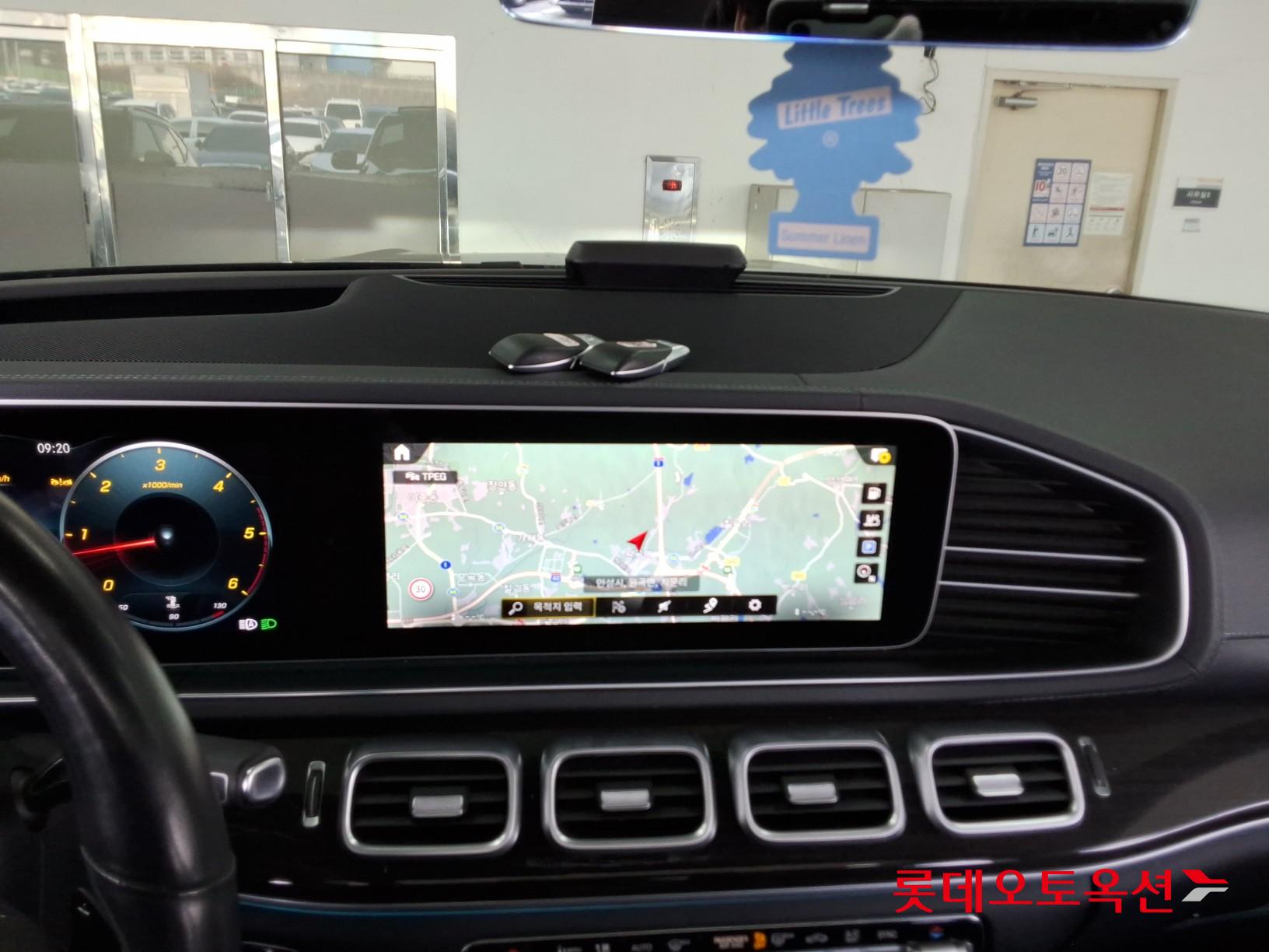 Mercedes-Benz GLE-Class - 33