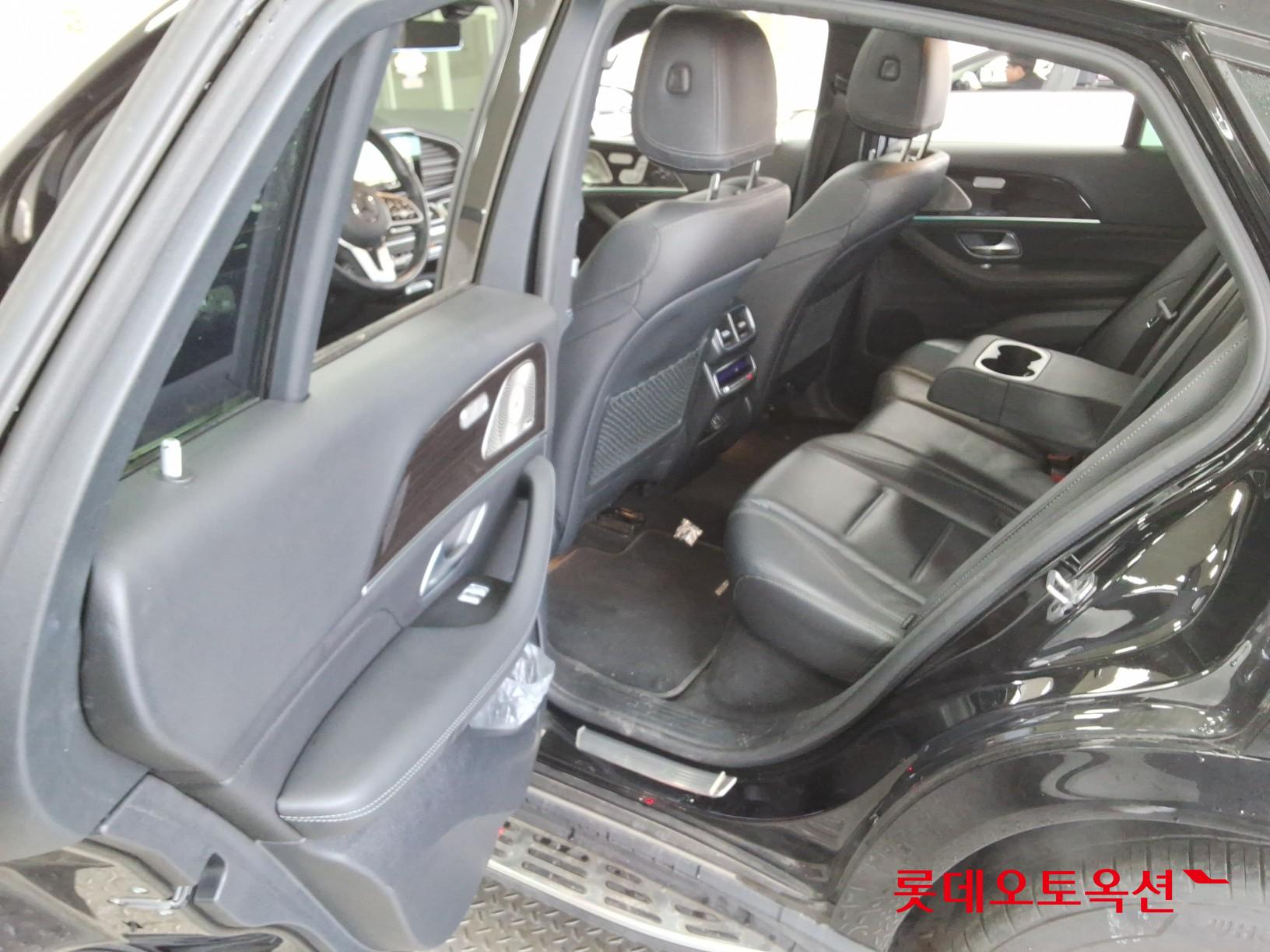 Mercedes-Benz GLE-Class - 37