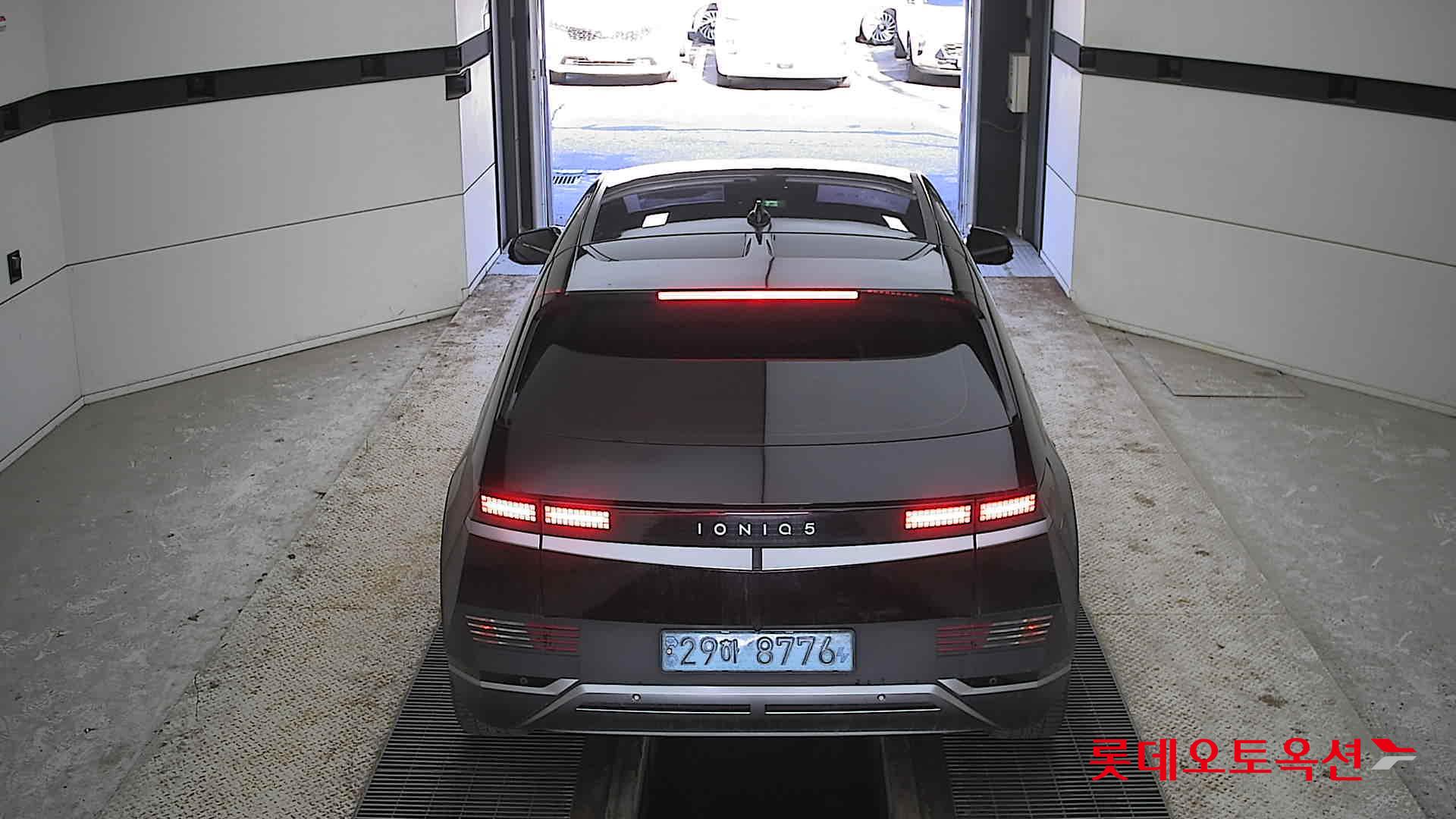 Hyundai IONIQ 5 2022 Phantom Black Pearl из Кореи, фото 5