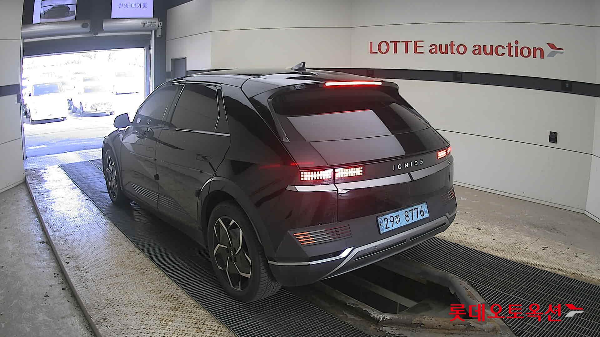 Hyundai IONIQ 5 2022 Phantom Black Pearl из Кореи, фото 6