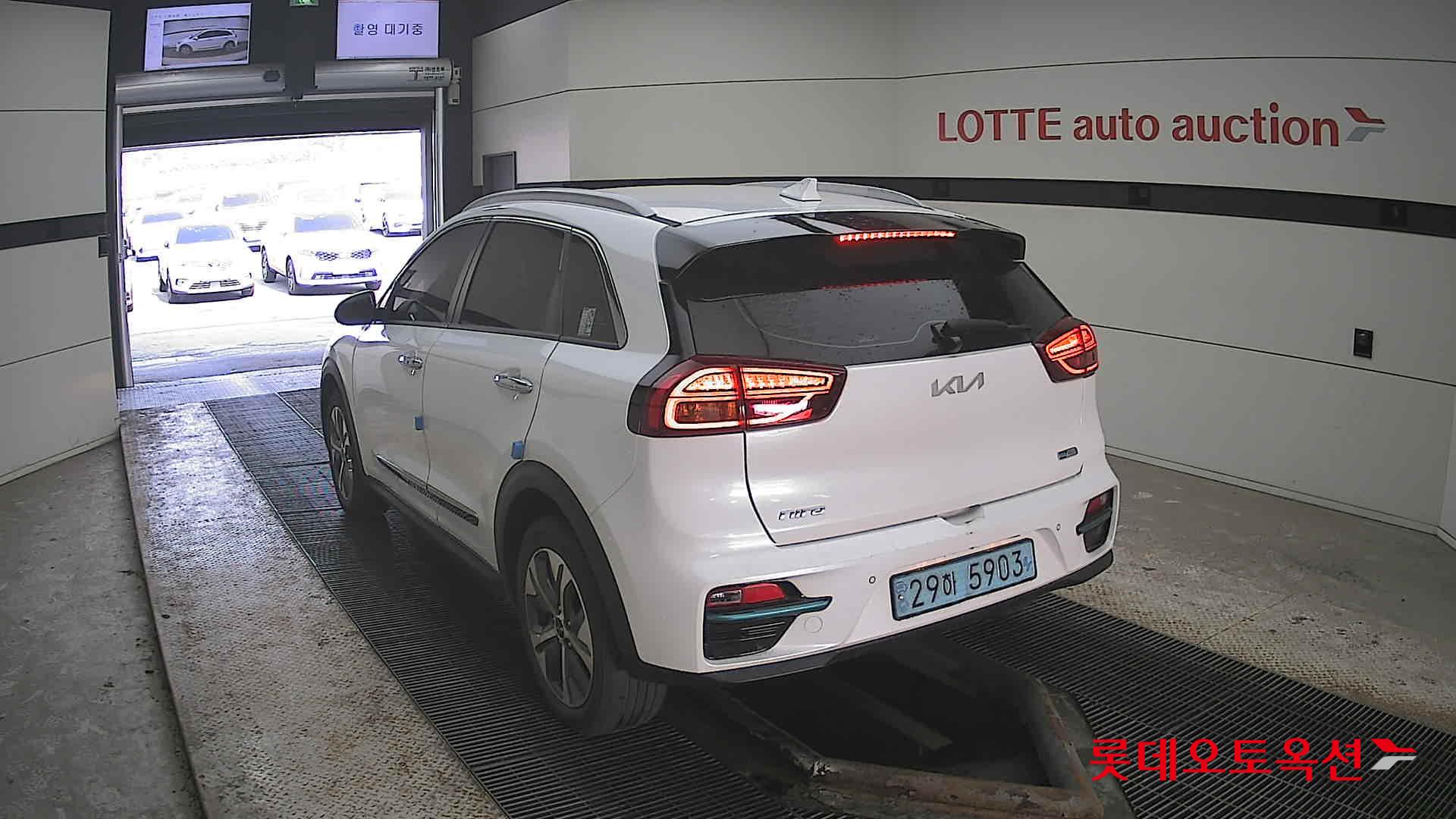 كيا نيرو 2022 - صورة 16