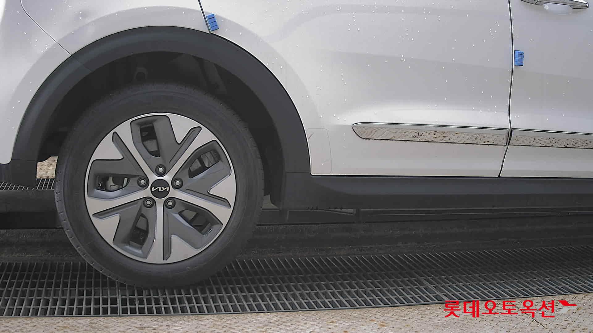 كيا نيرو 2022 - صورة 28