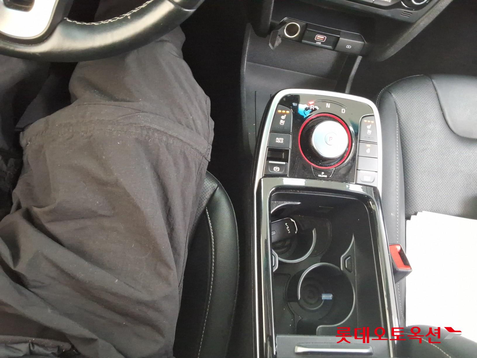 كيا نيرو 2022 - صورة 32