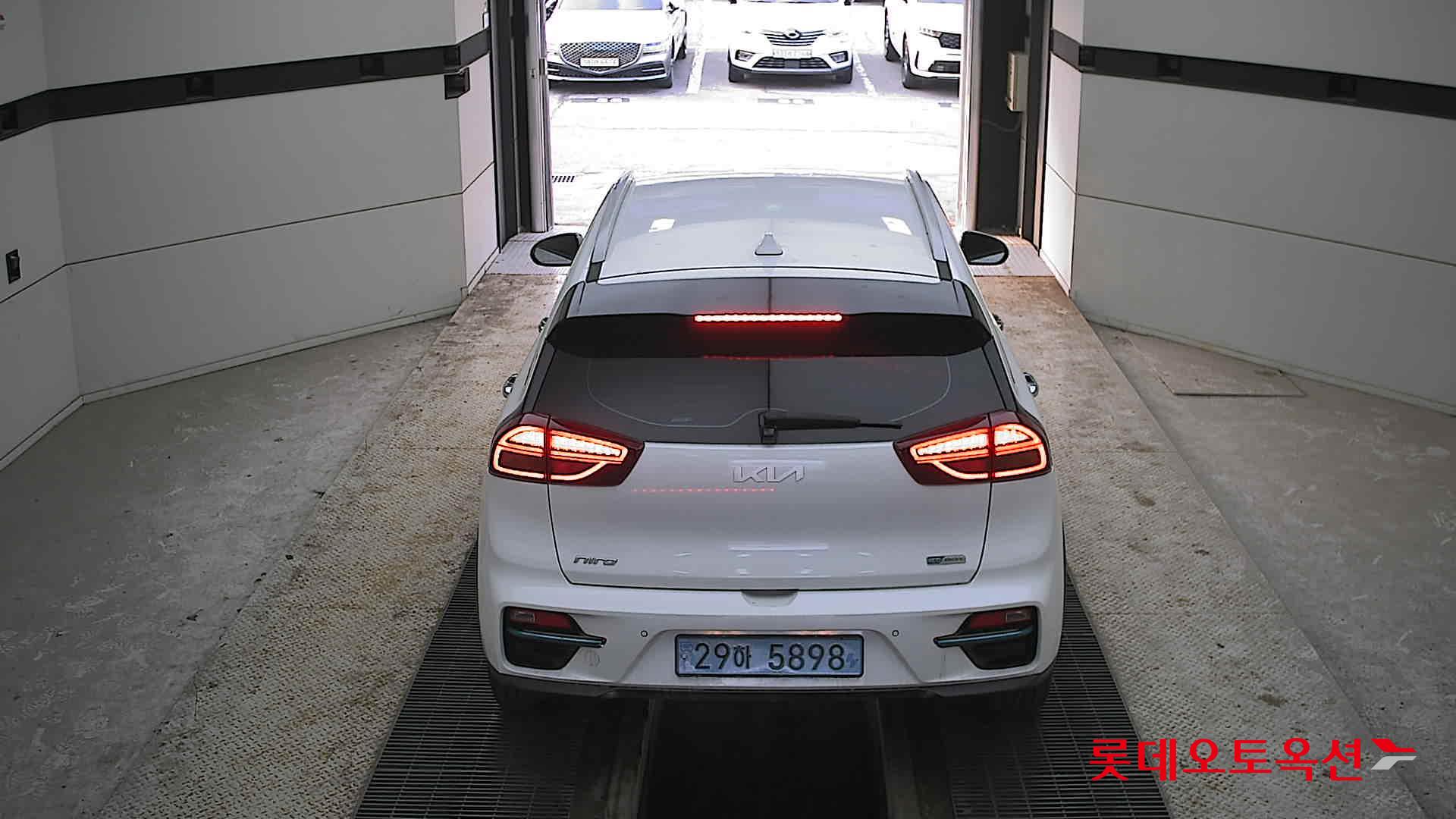 كيا نيرو 2022 - صورة 17