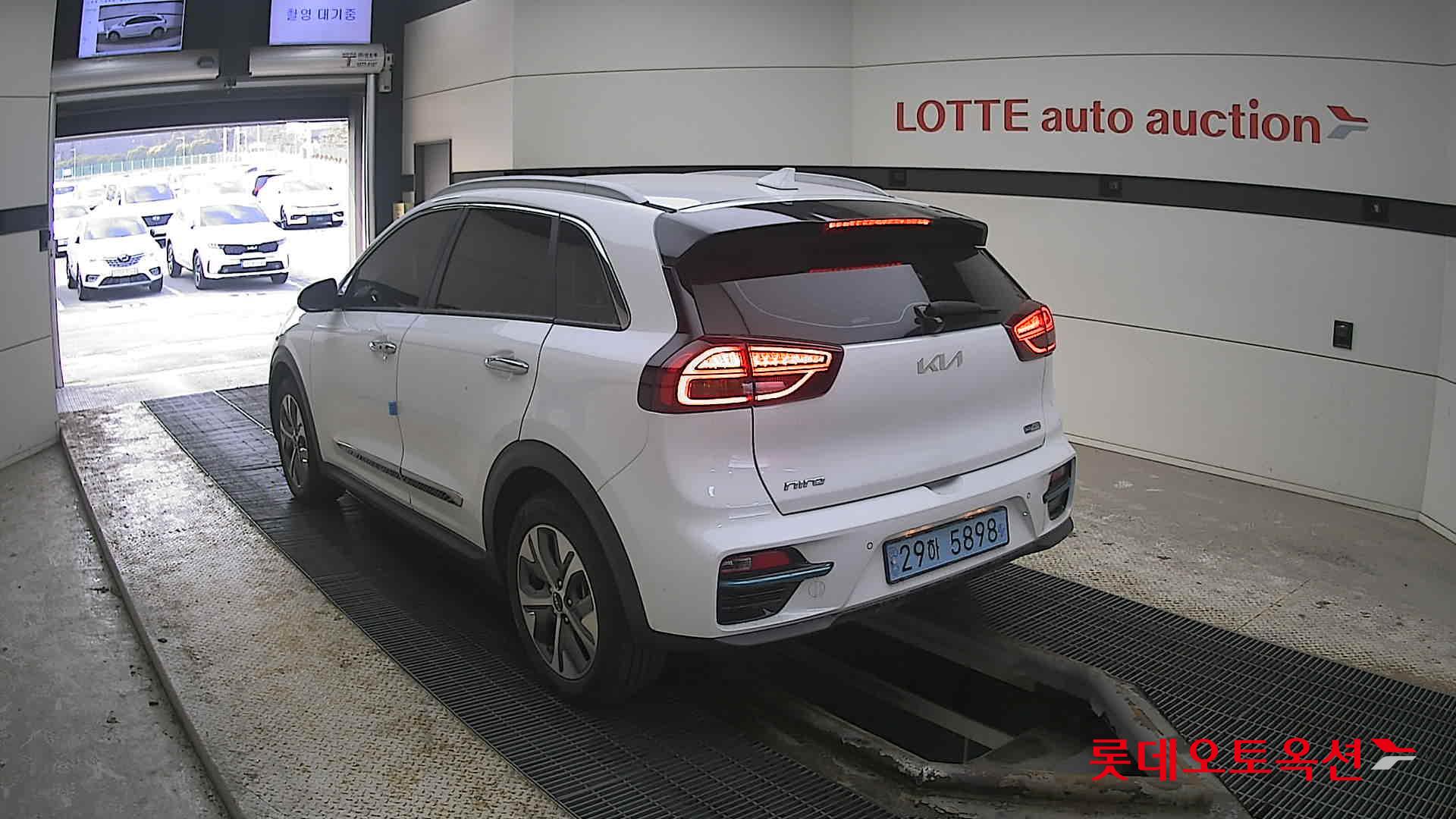 كيا نيرو 2022 - صورة 4