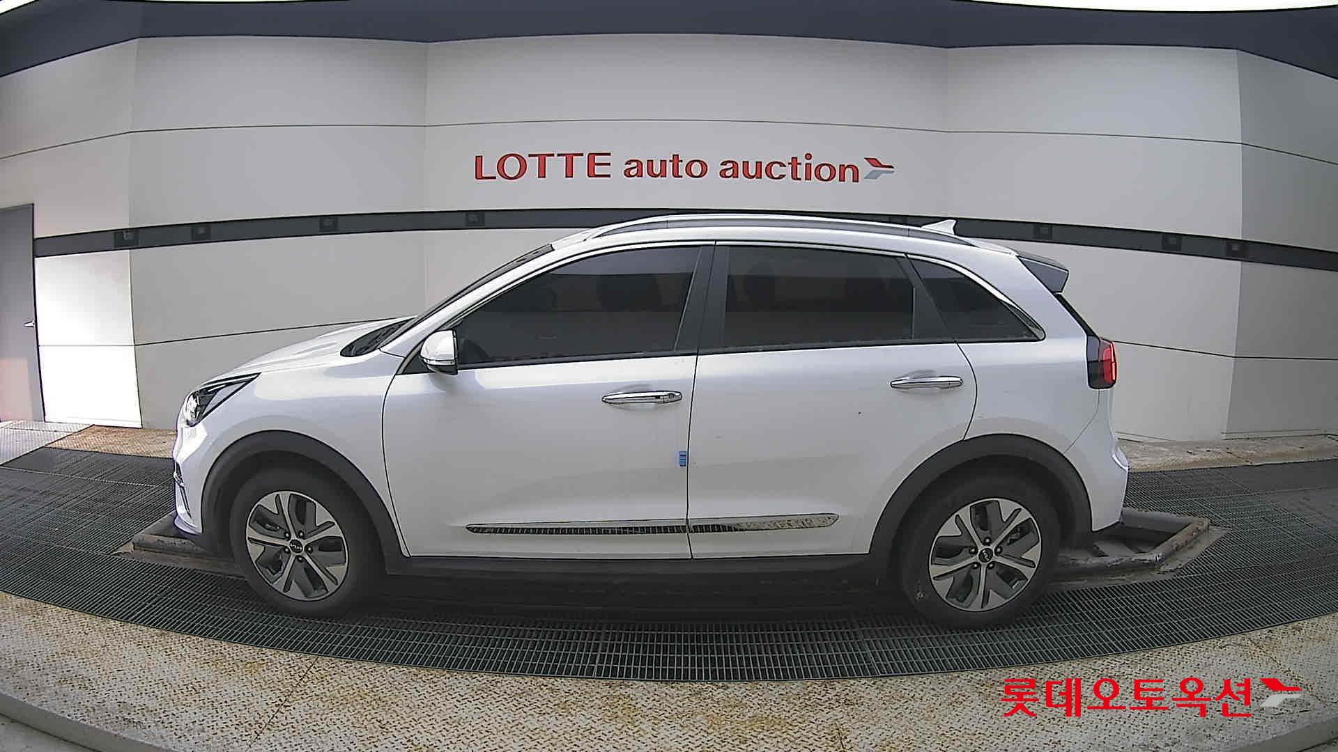 كيا نيرو 2022 - صورة 13