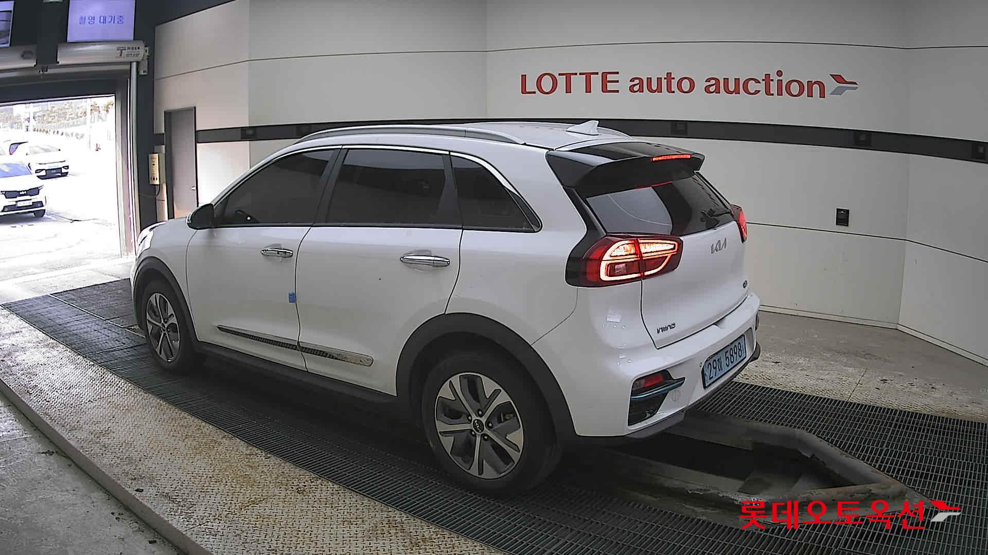 كيا نيرو 2022 - صورة 15