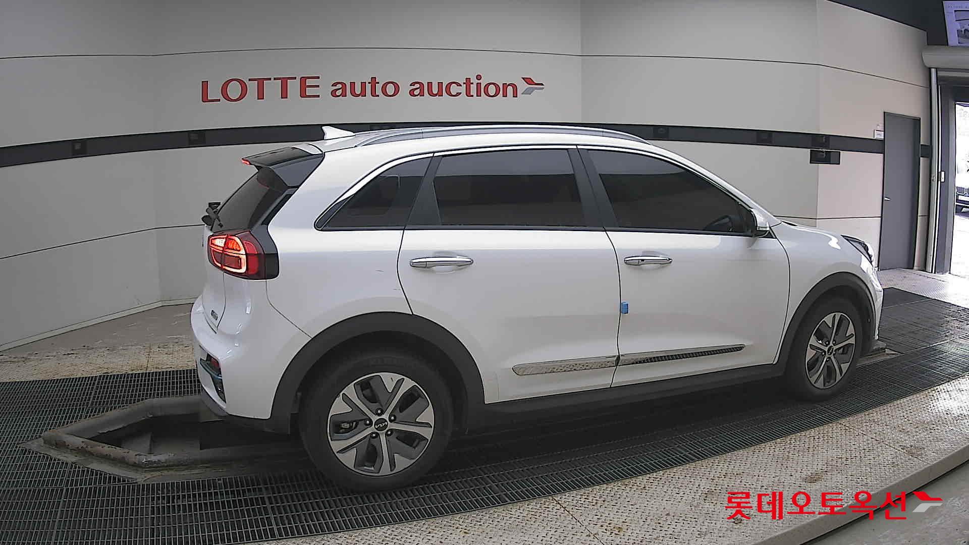 كيا نيرو 2022 - صورة 20