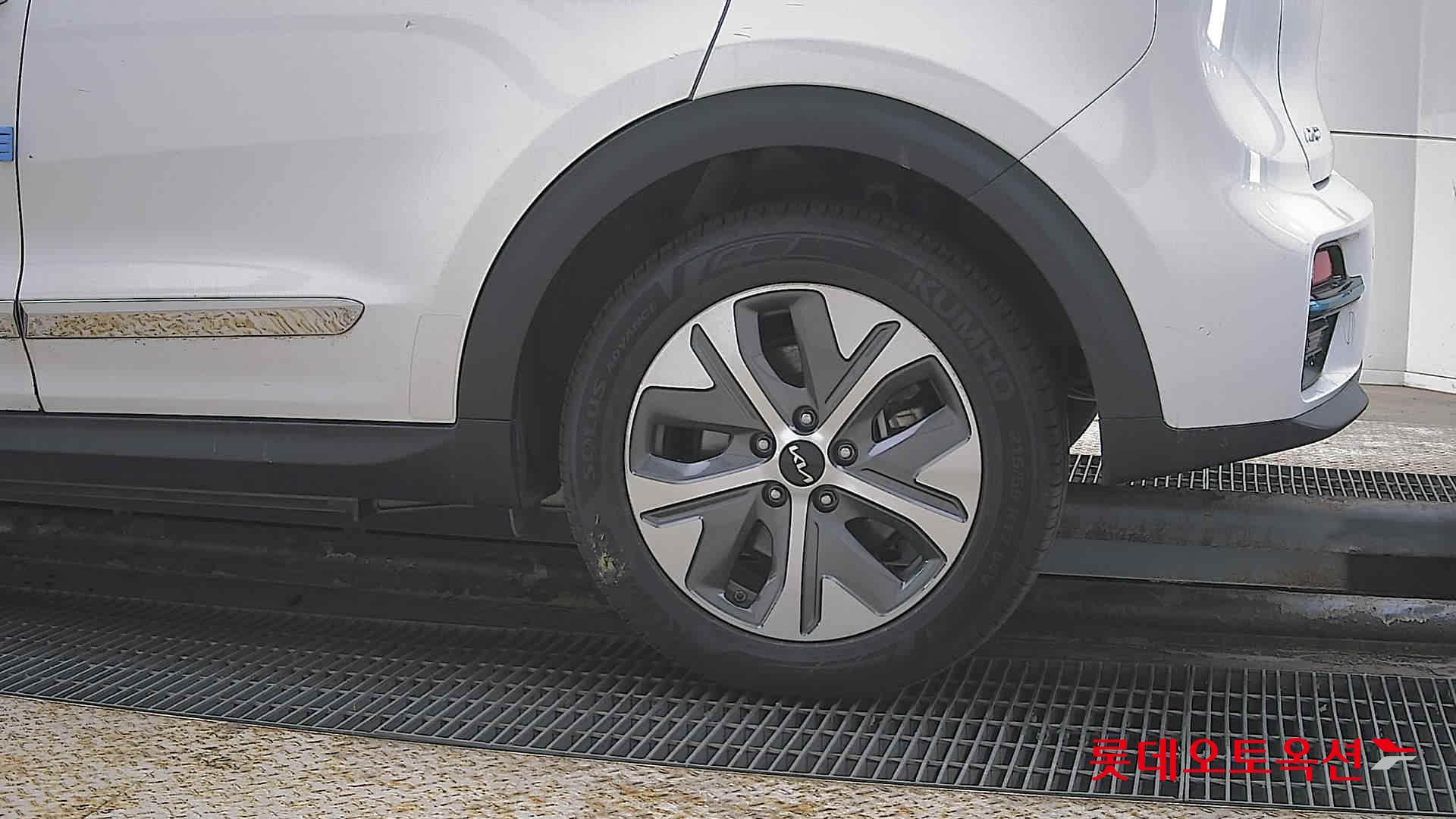 كيا نيرو 2022 - صورة 26