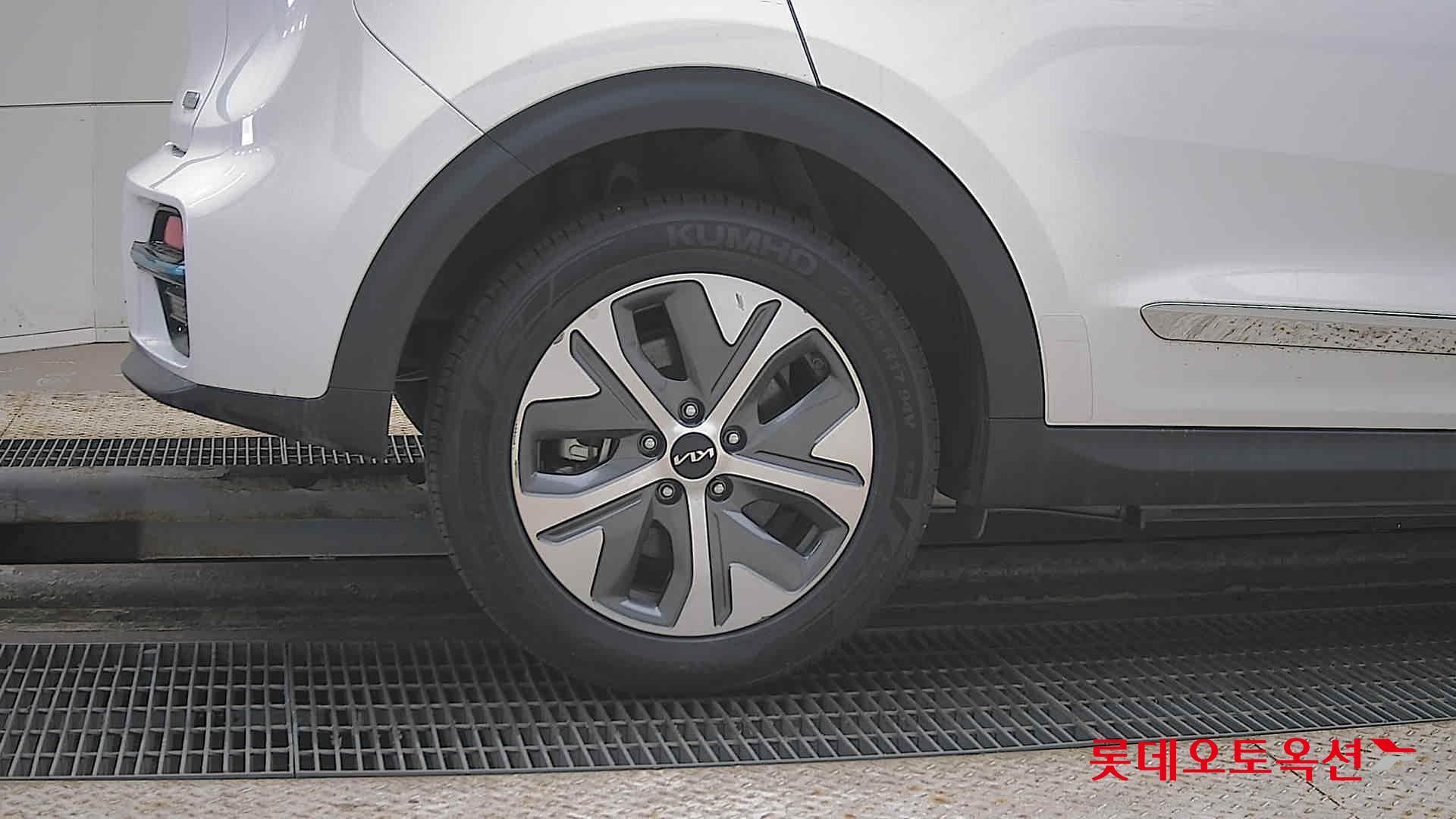 كيا نيرو 2022 - صورة 28