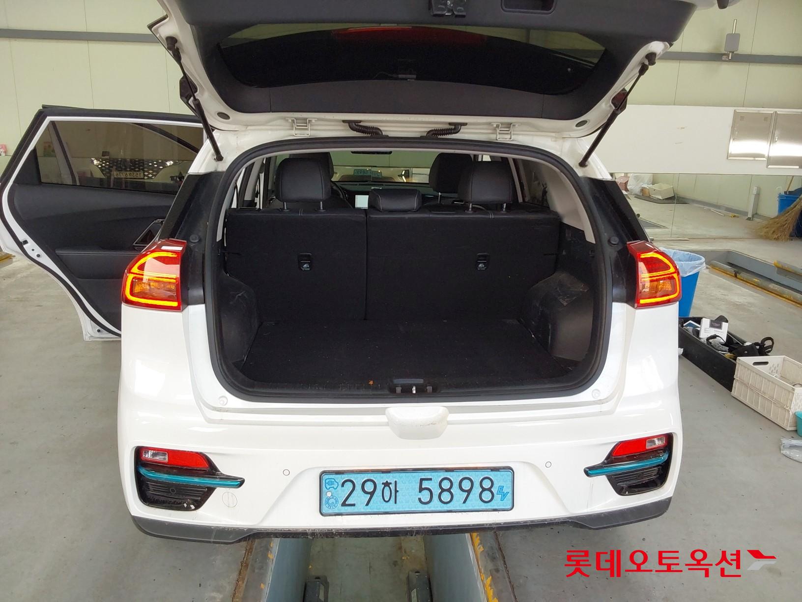 كيا نيرو 2022 - صورة 9