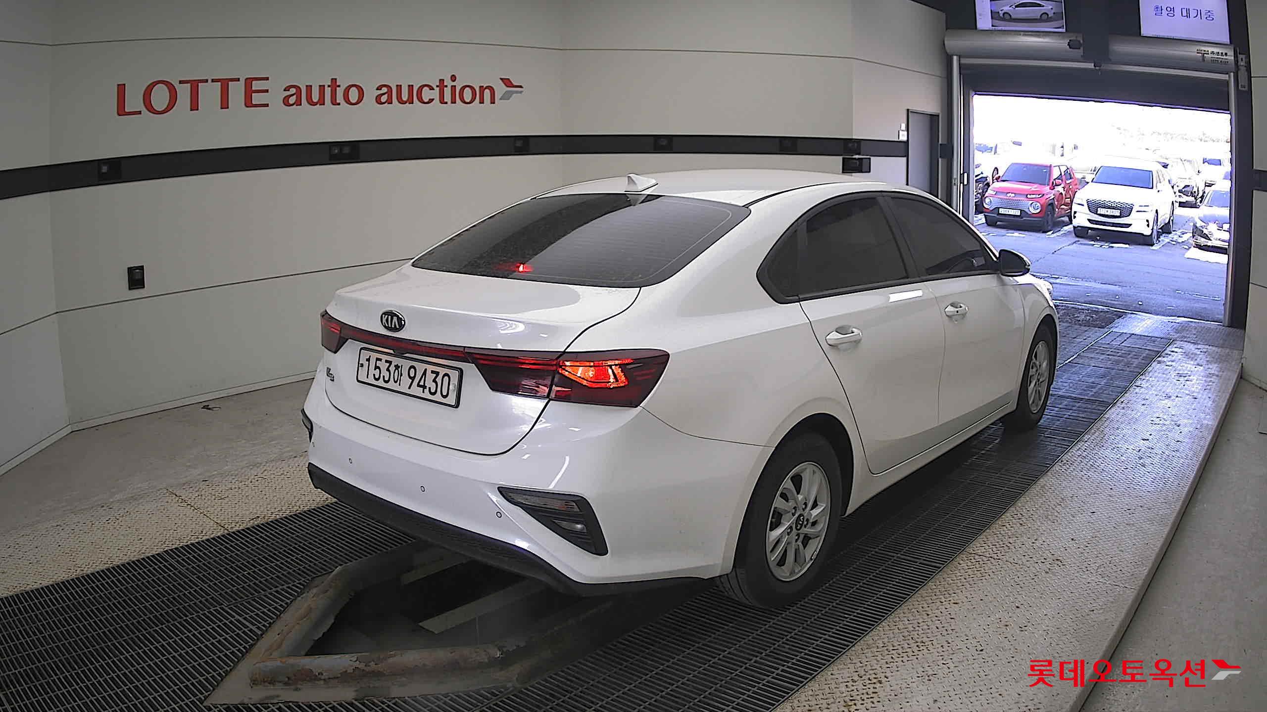 Kia K3 2021 Snow White Pearl из Кореи, фото 4