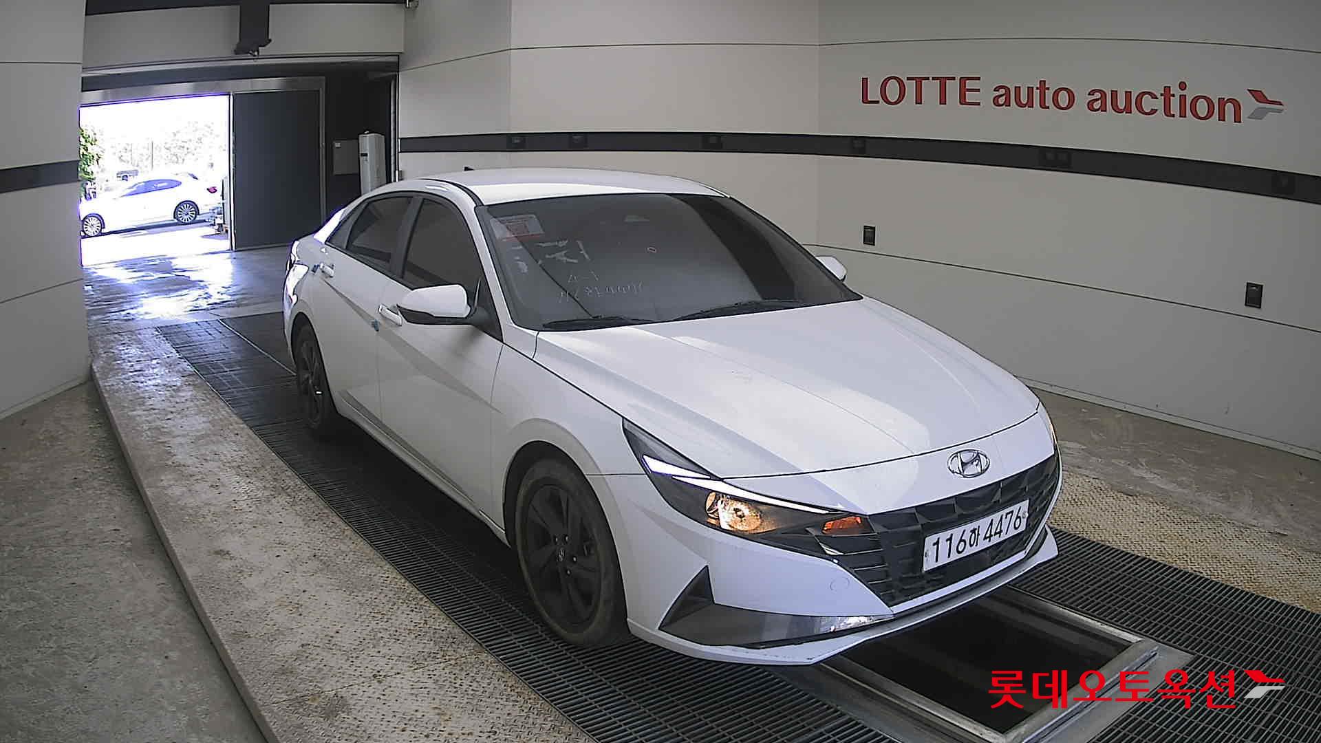 Hyundai Elantra - 6