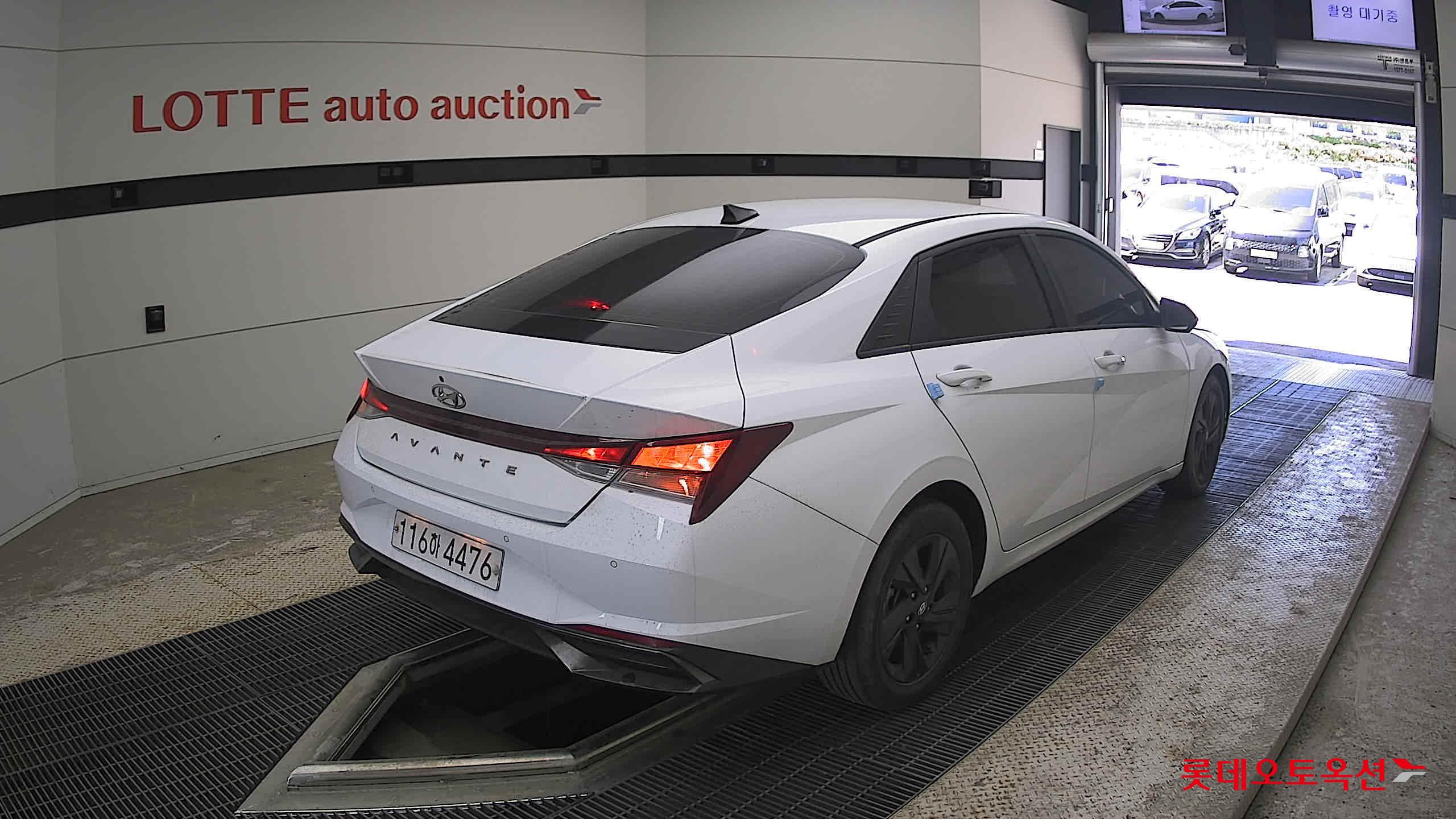 Hyundai Elantra - 5