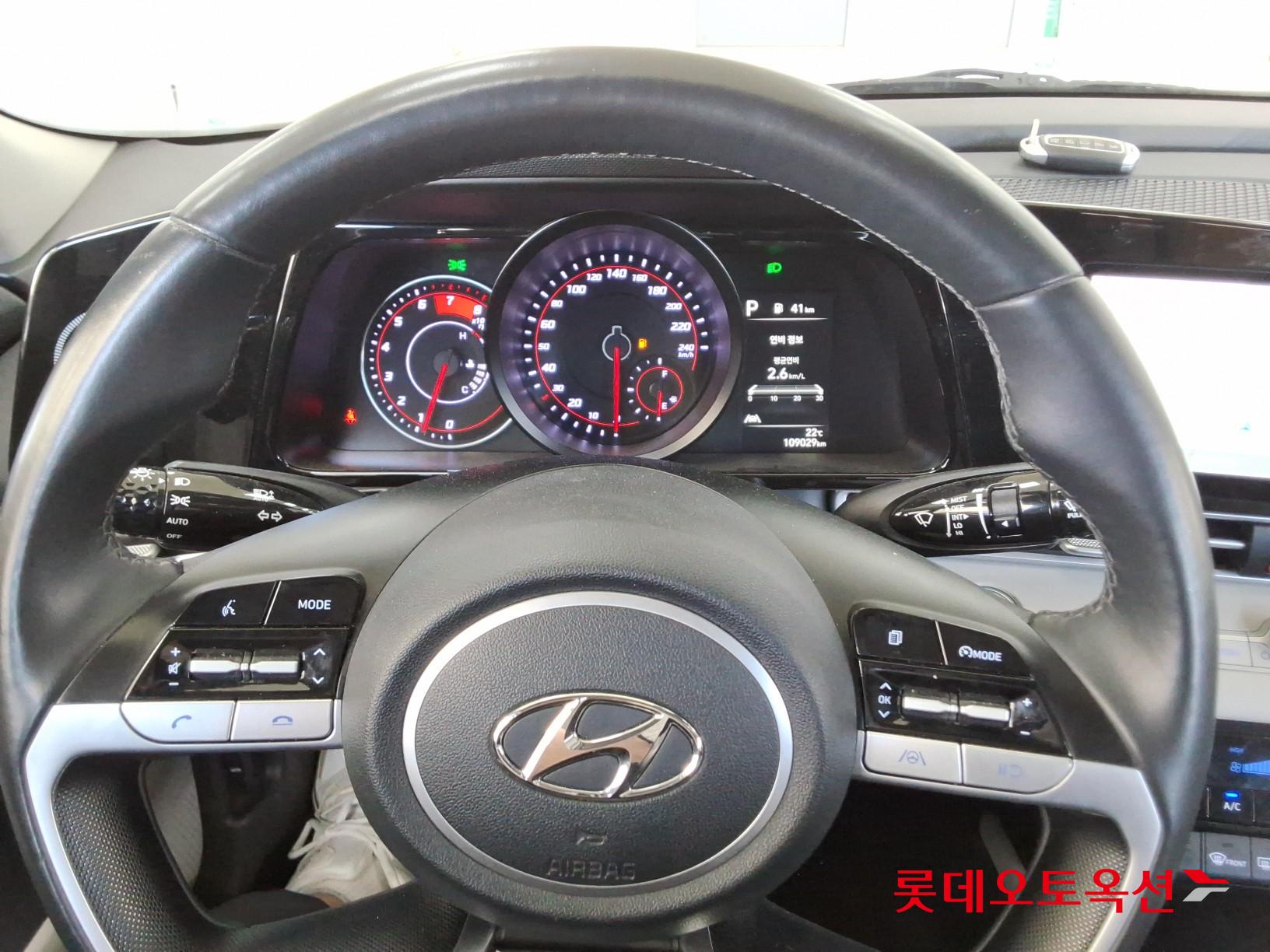 Hyundai Elantra - 30