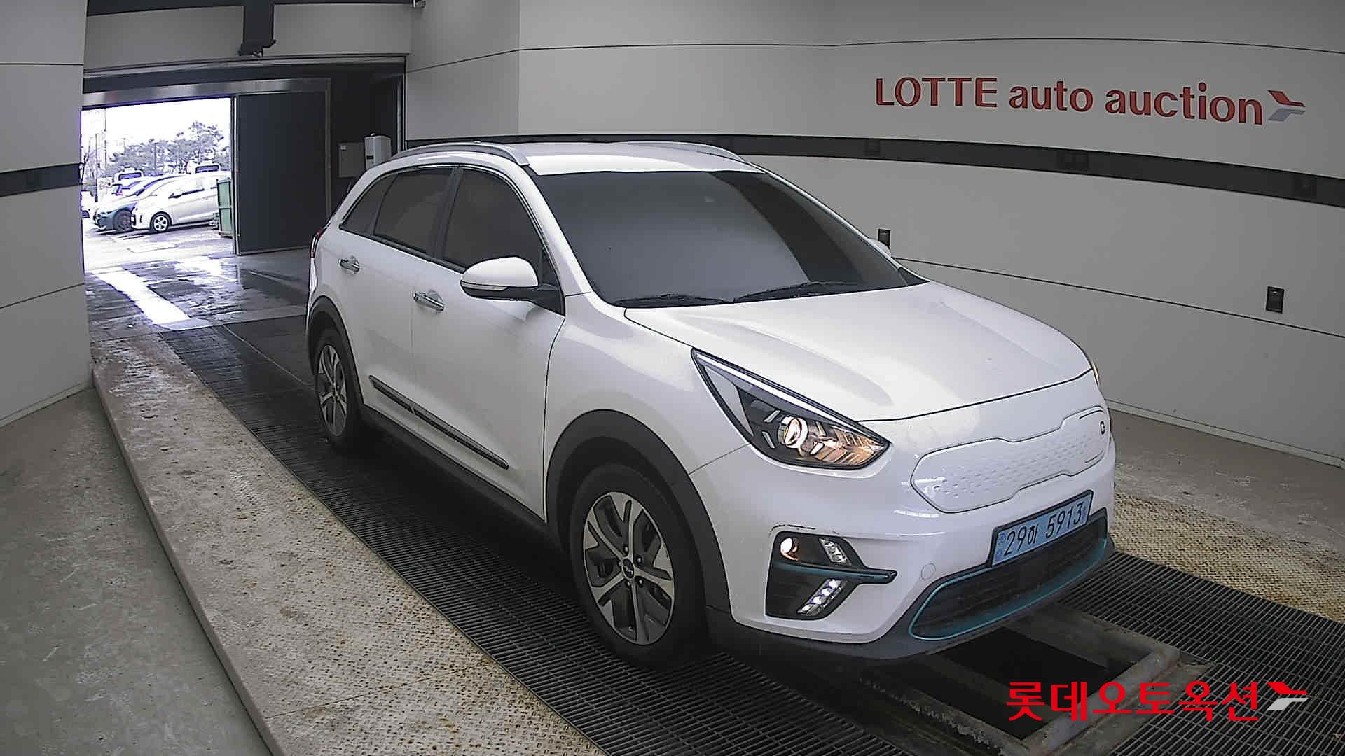 Kia Niro EV 2022 Snow White Pearl (optional) из Кореи, фото 2