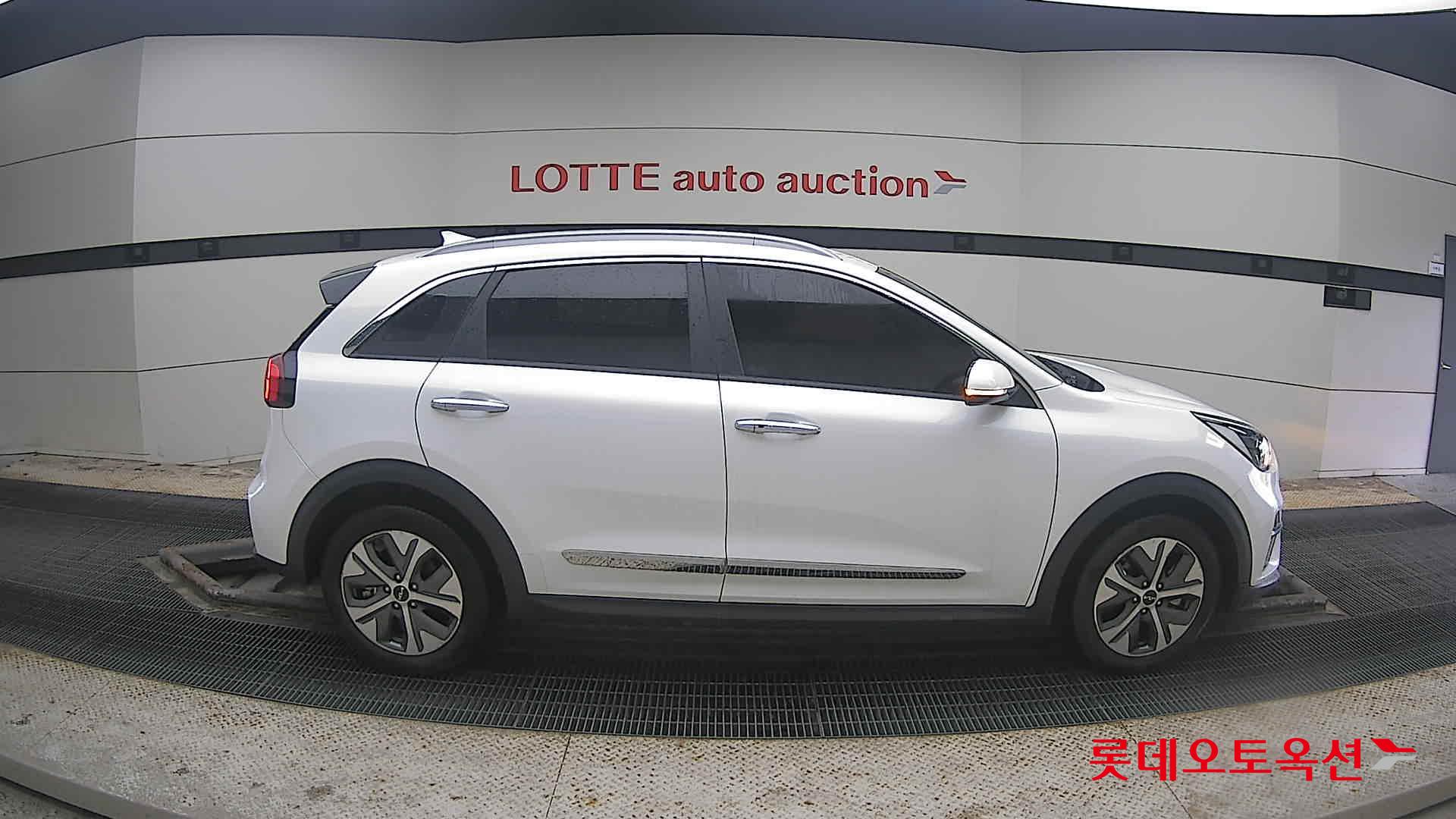 Kia Niro EV 2022 Snow White Pearl (optional) из Кореи, фото 3