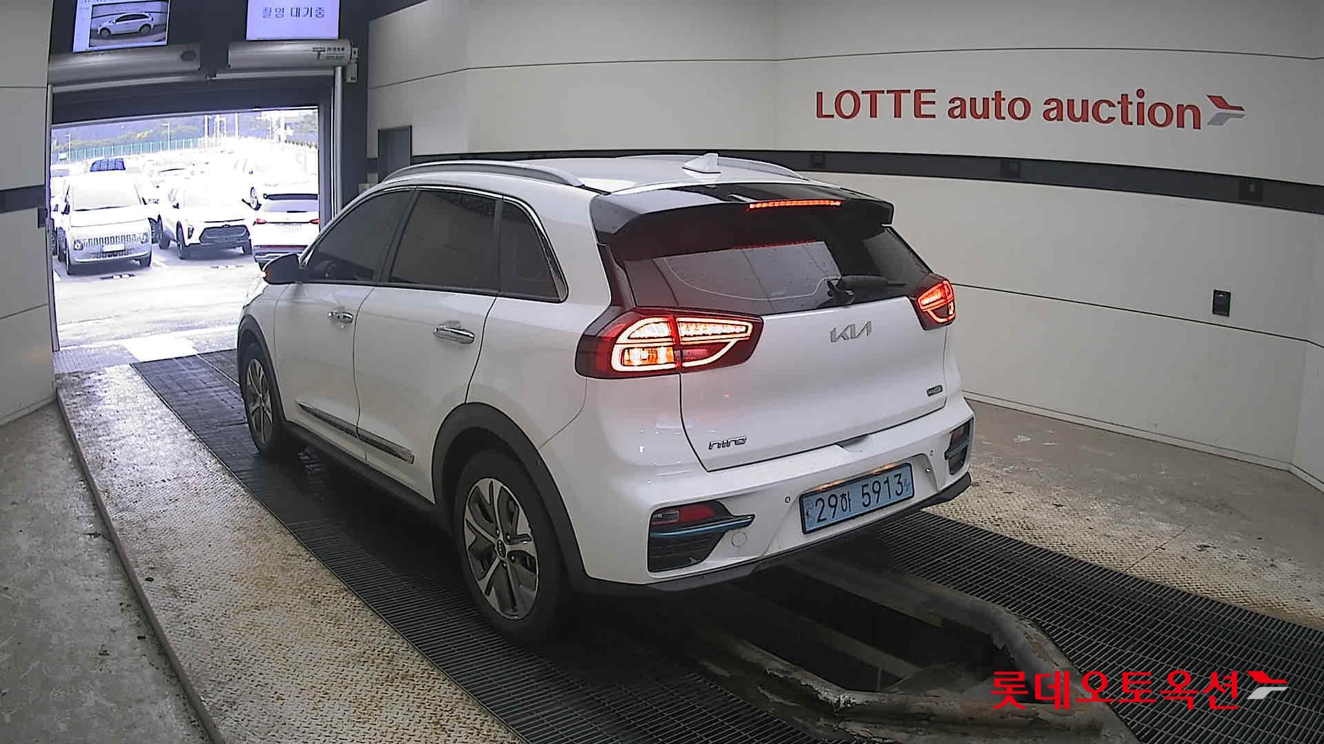 Kia Niro EV 2022 Snow White Pearl (optional) из Кореи, фото 6