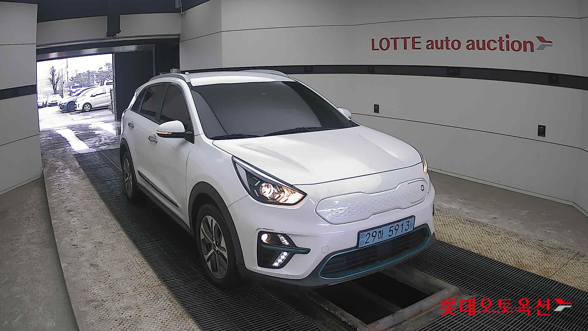 Kia Niro EV id 3809994 из Кореи 15