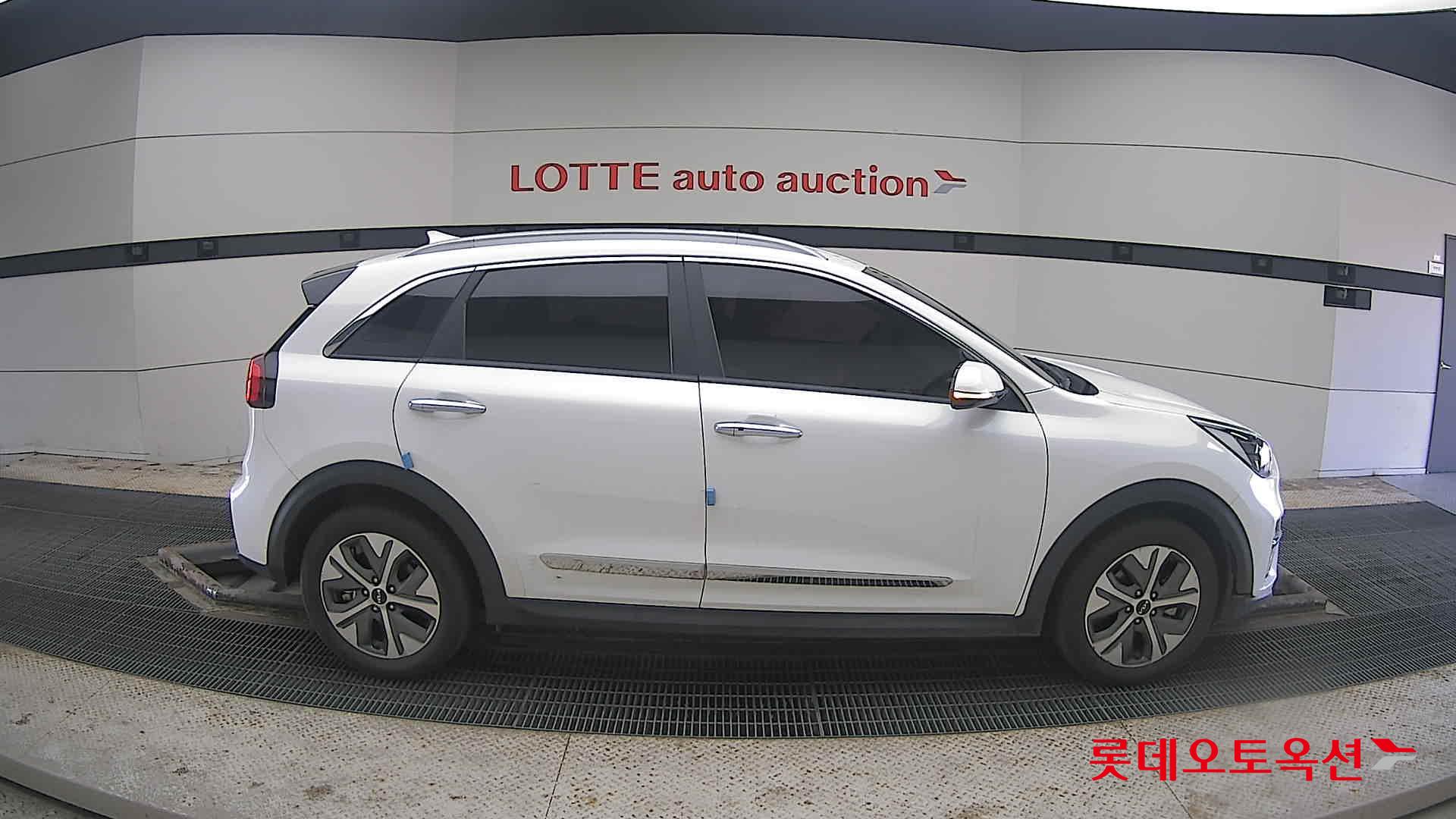 Kia Niro EV 2022 Snow White Pearl (optional) из Кореи, фото 3