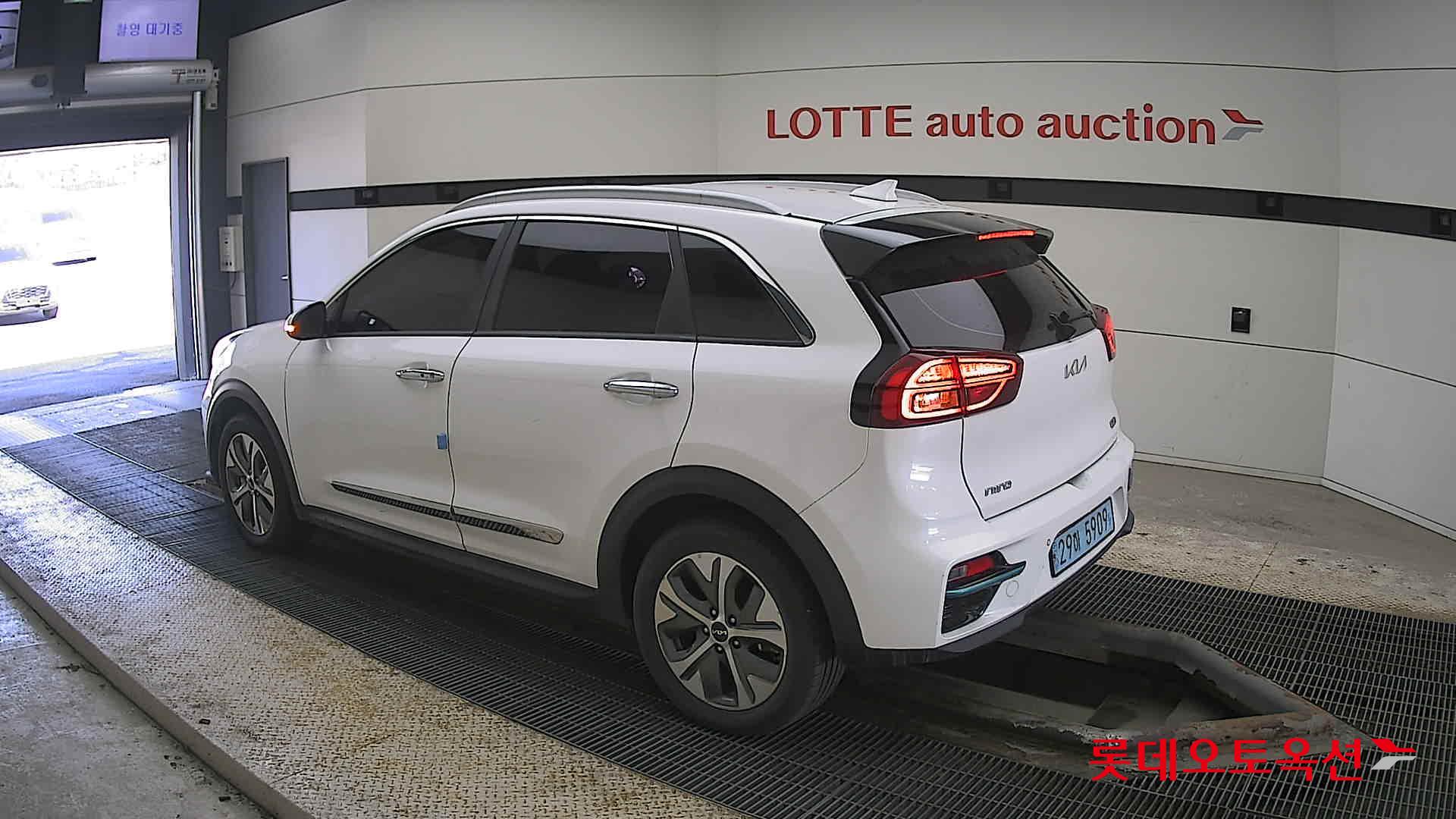 Kia Niro EV id 3816389 из Кореи 10