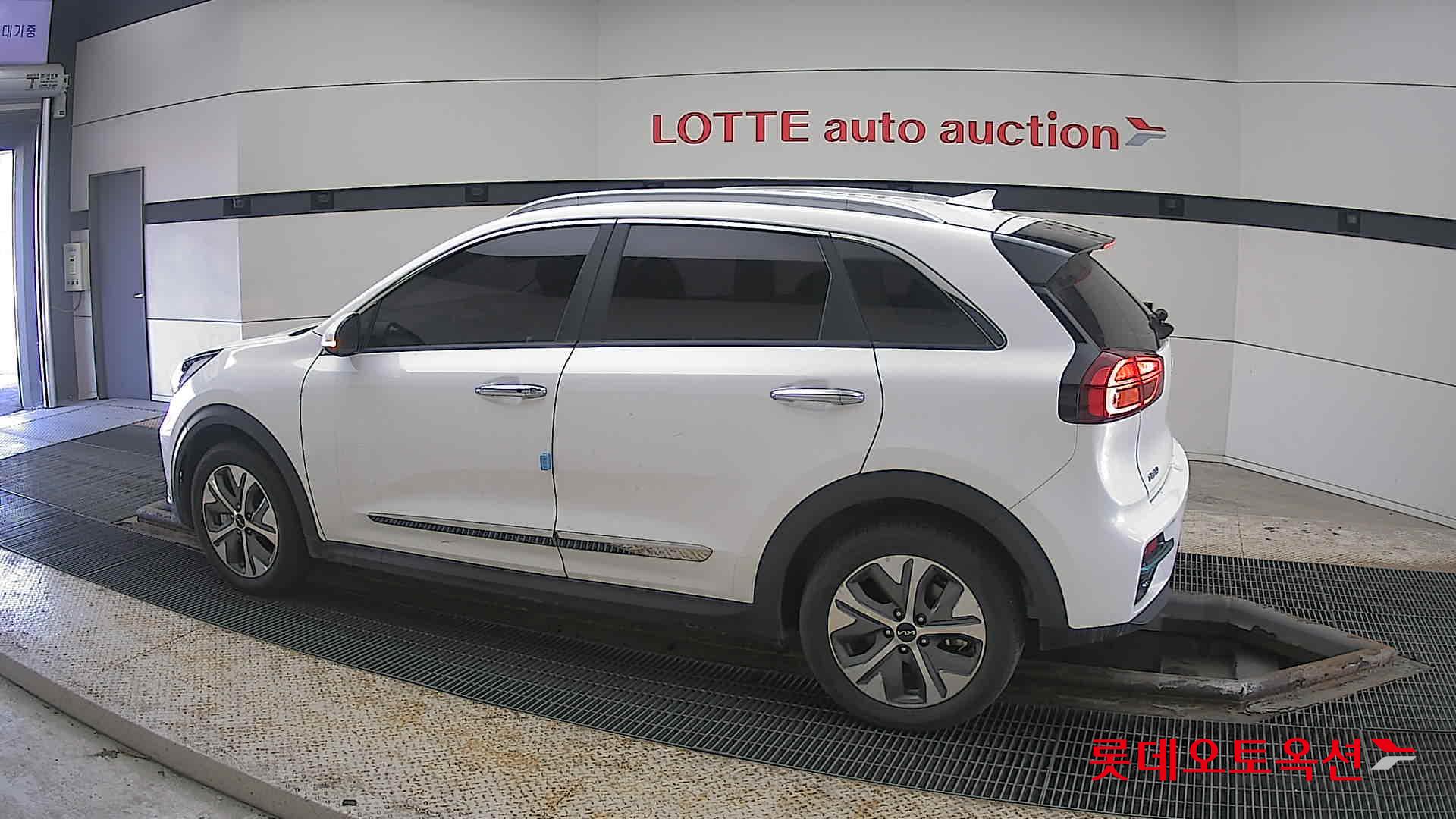 Kia Niro EV id 3816389 из Кореи 11