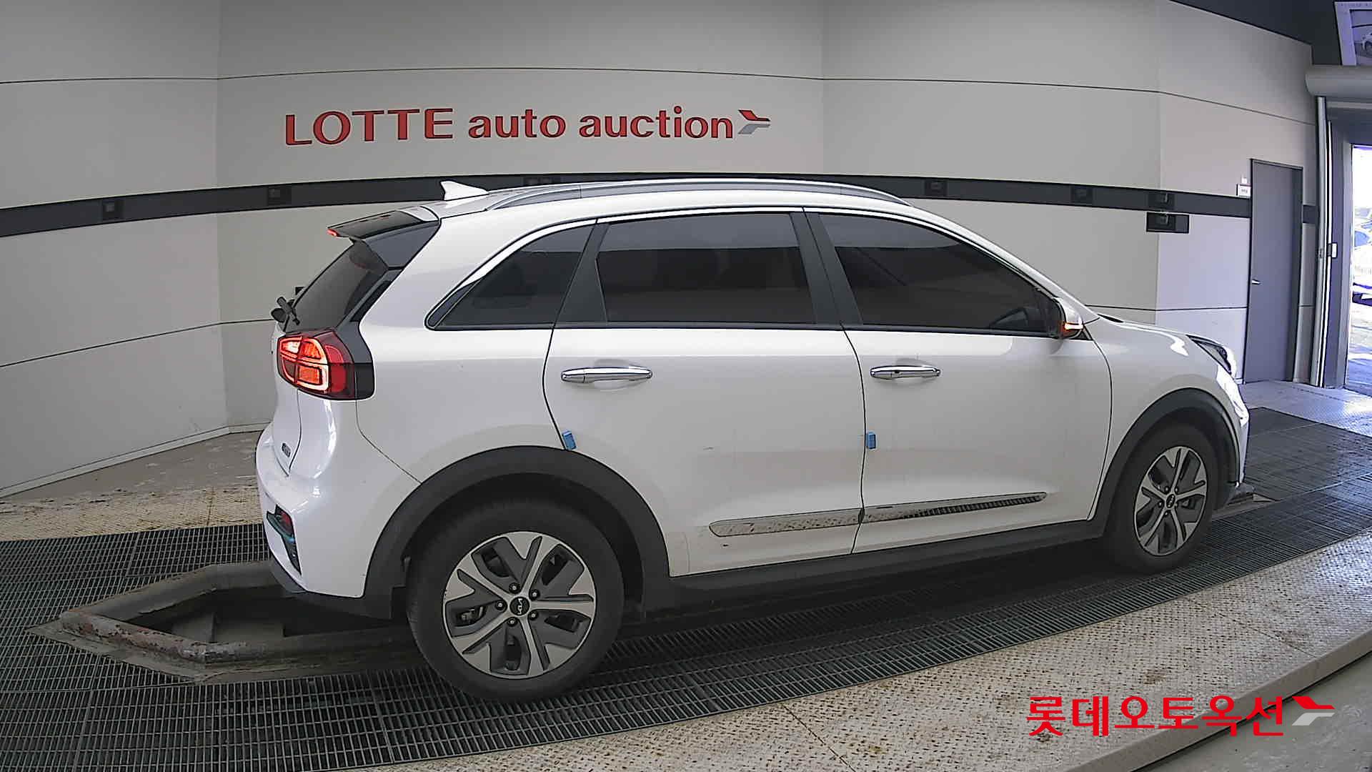 Kia Niro EV id 3816389 из Кореи 18