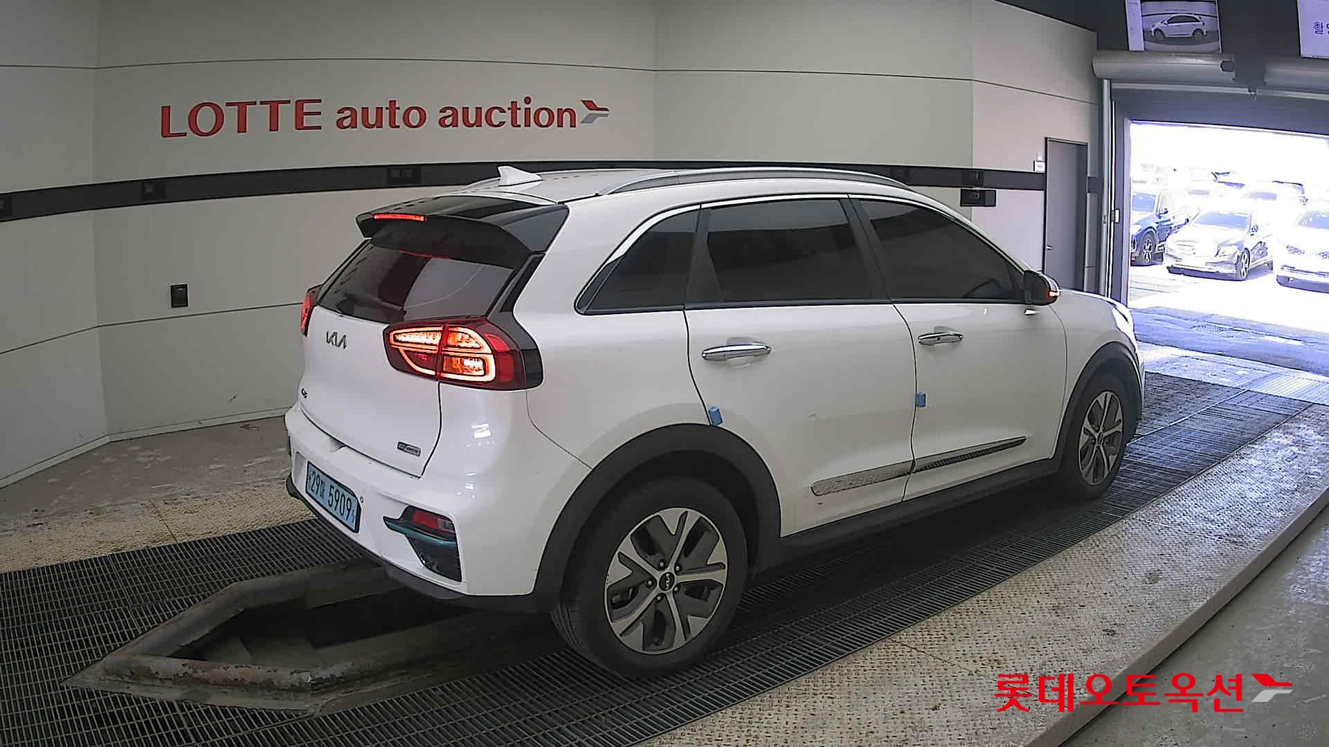 Kia Niro EV id 3816389 из Кореи 19