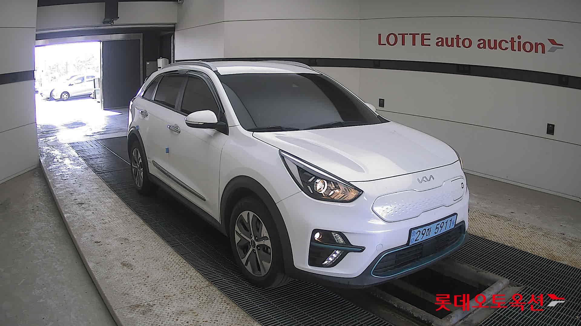 Kia Niro EV 2022 Snow White Pearl (optional) из Кореи, фото 2
